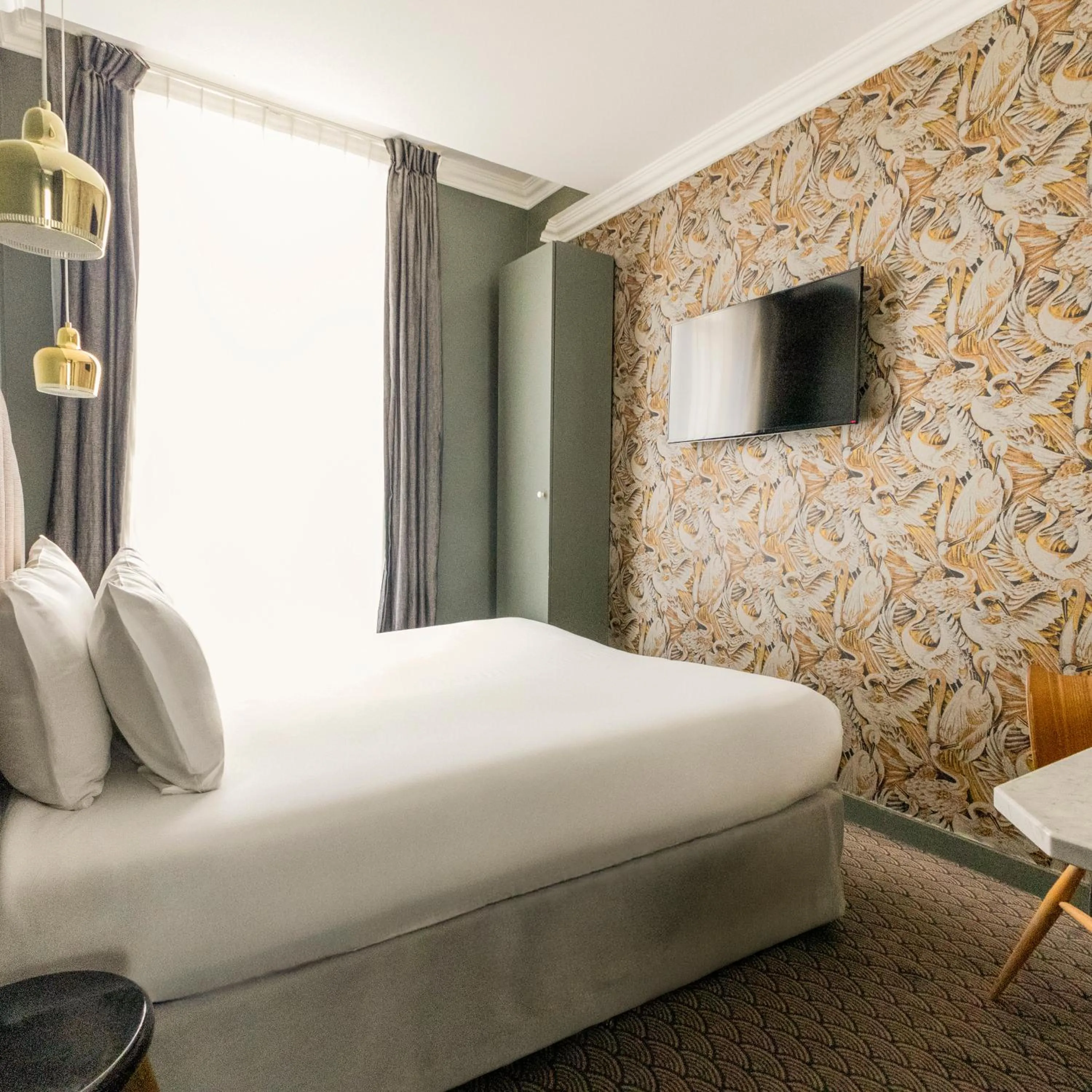 Bedroom, Bed in Hotel Paradis