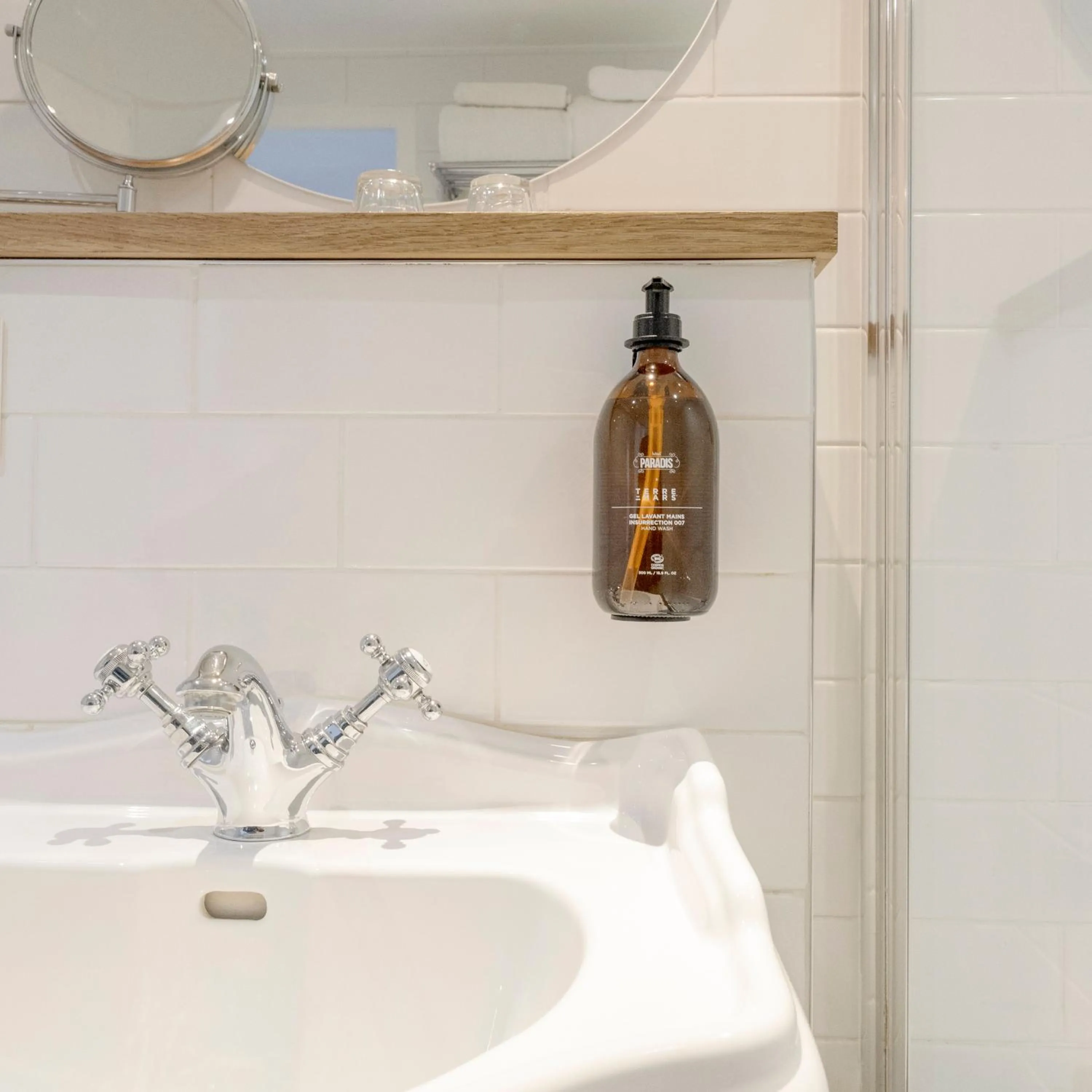 Bathroom in Hotel Paradis