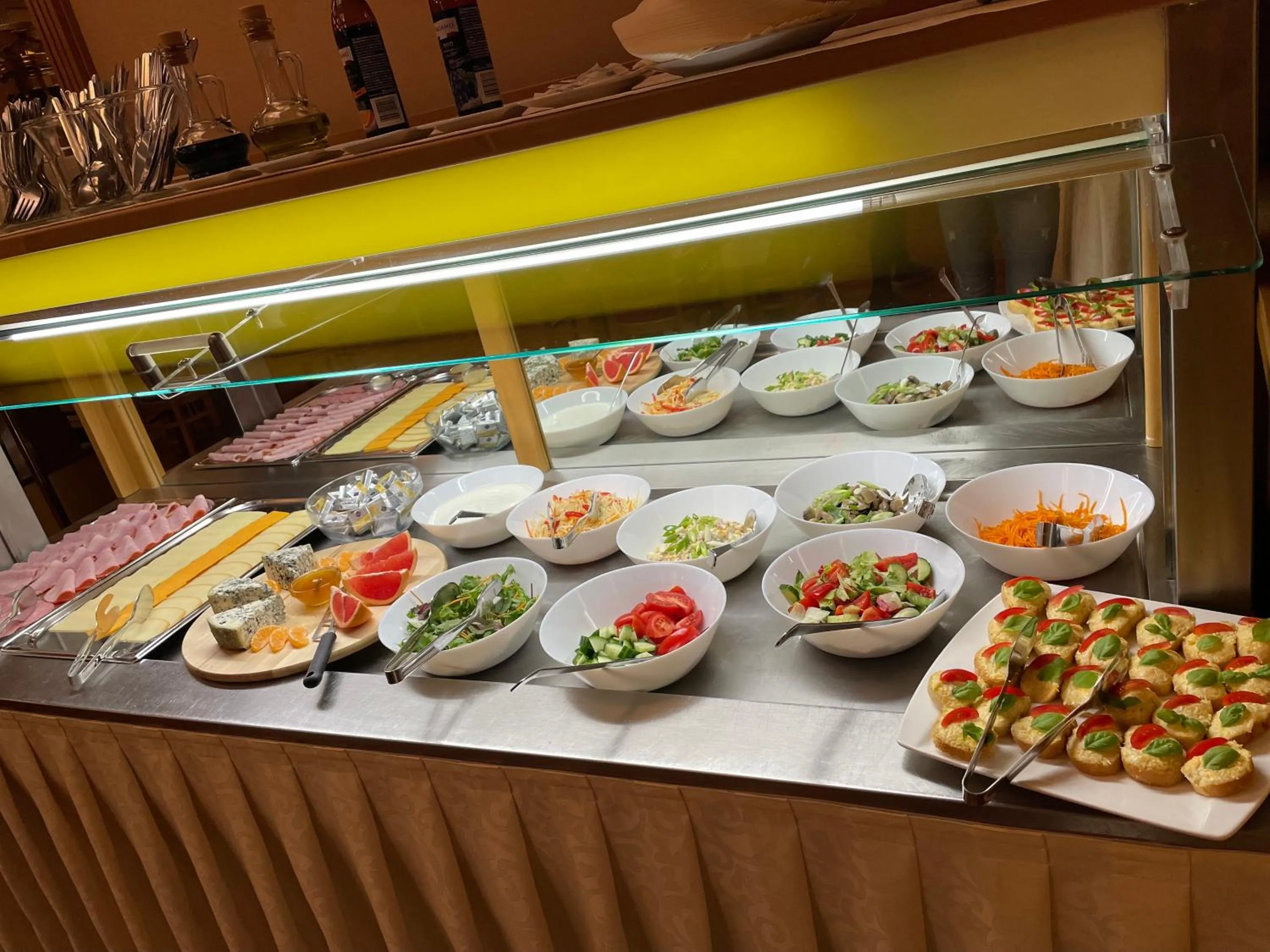 Buffet breakfast in Hotel Askania