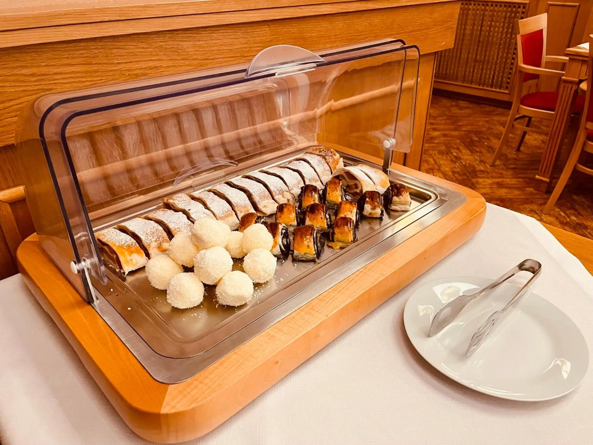 Buffet breakfast in Hotel Askania