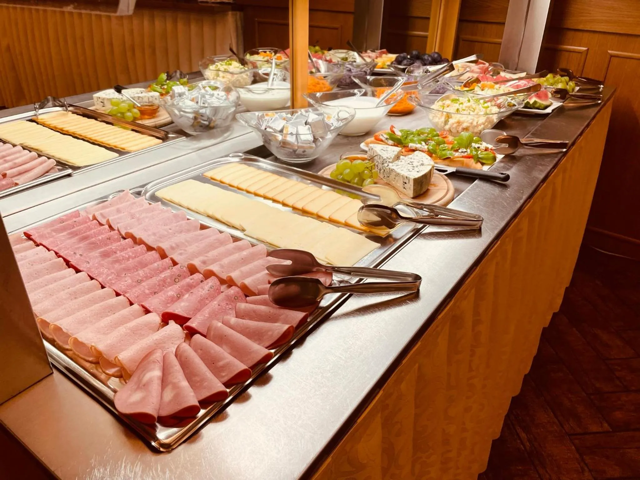 Buffet breakfast in Hotel Askania