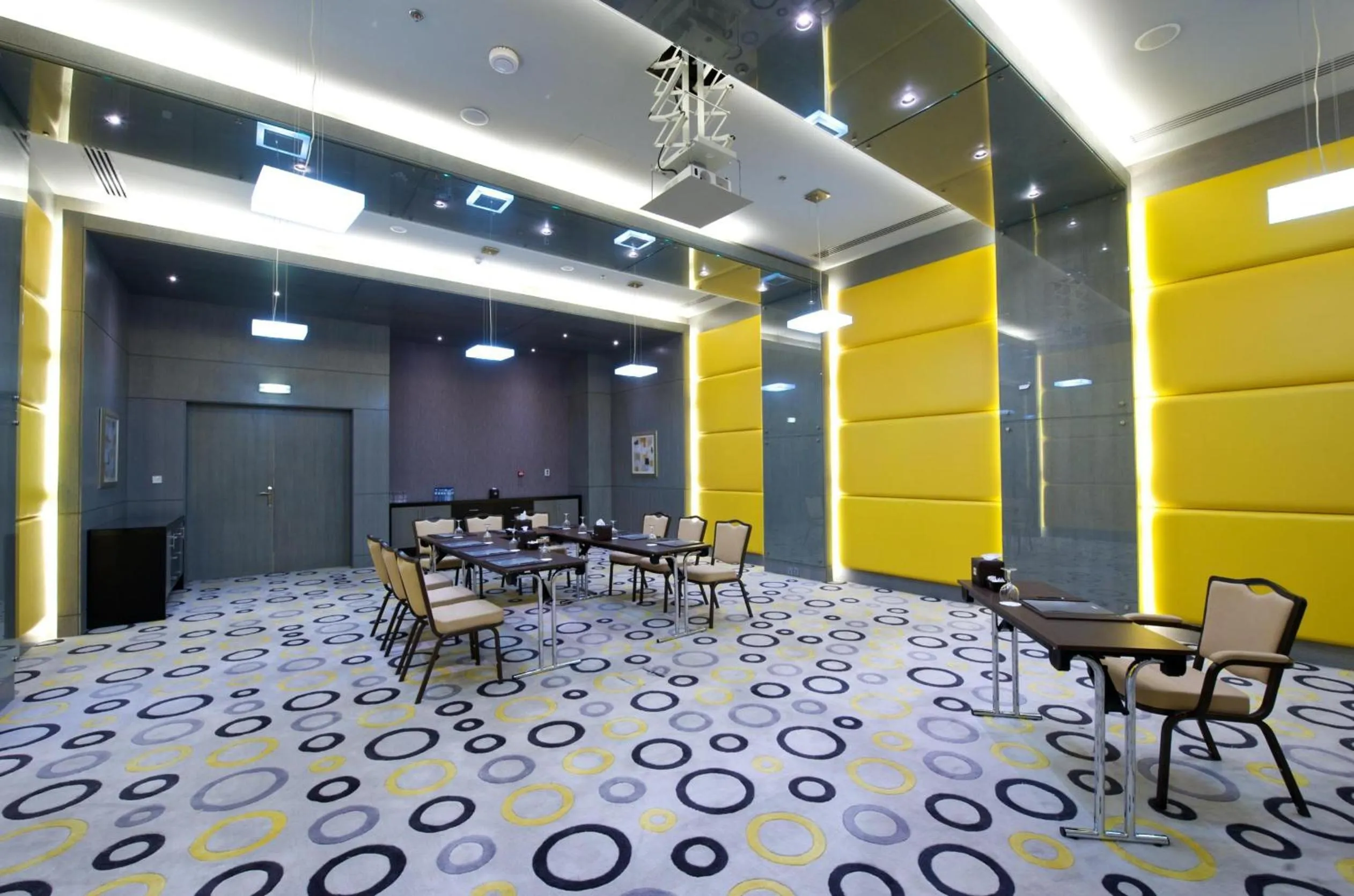 Business facilities in TIME Grand Plaza Hotel, Dubai Airport