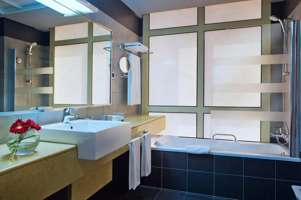 TIME Grand Plaza Hotel, Dubai Airport