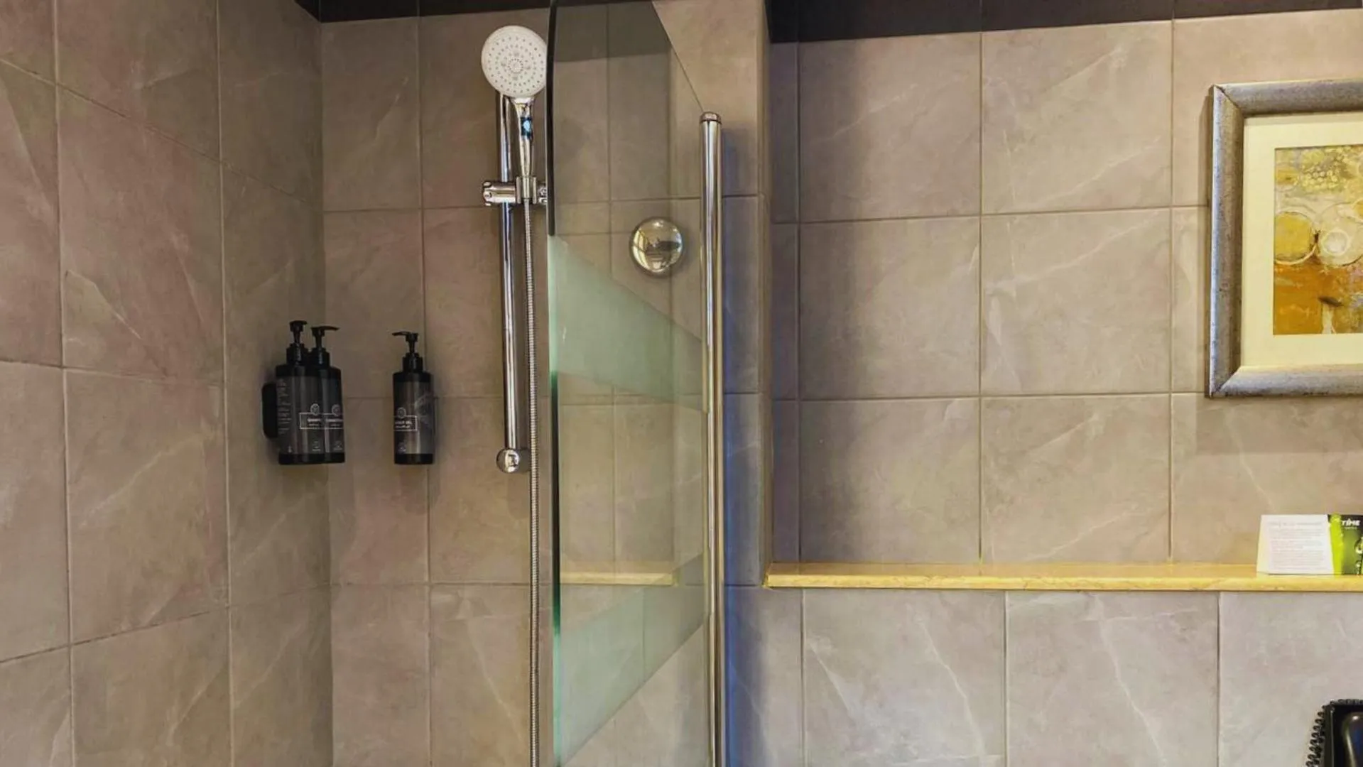 Bathroom in TIME Grand Plaza Hotel, Dubai Airport