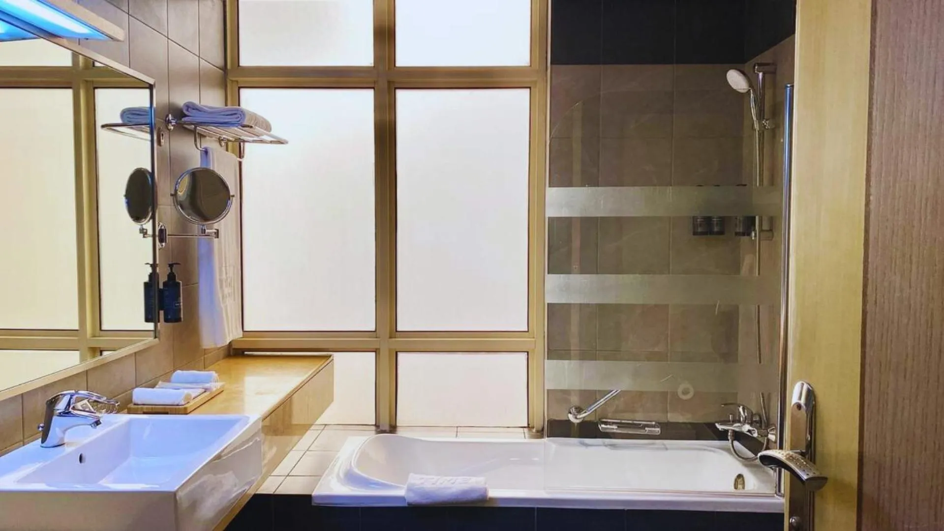 Bathroom in TIME Grand Plaza Hotel, Dubai Airport