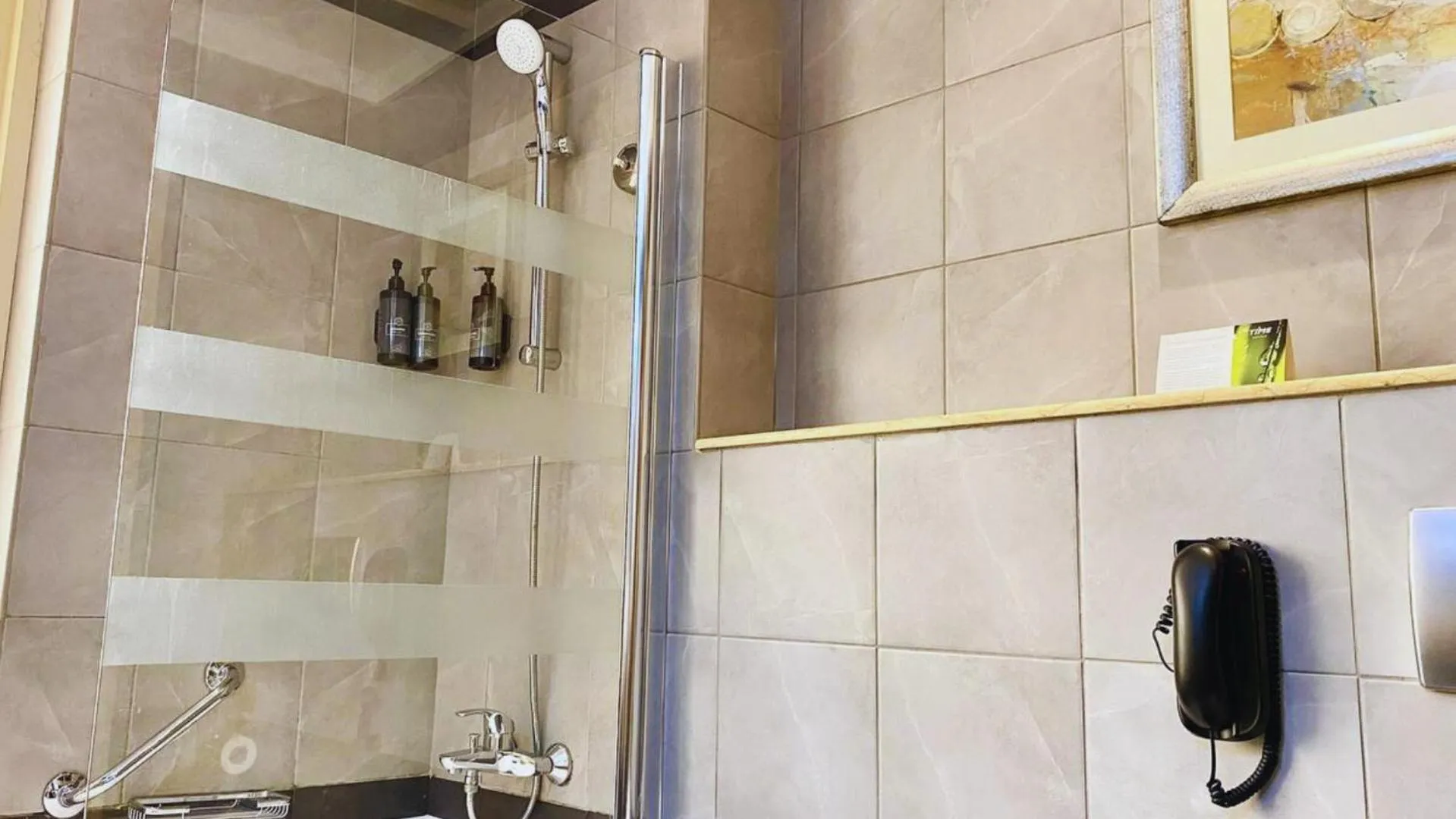 Bathroom in TIME Grand Plaza Hotel, Dubai Airport