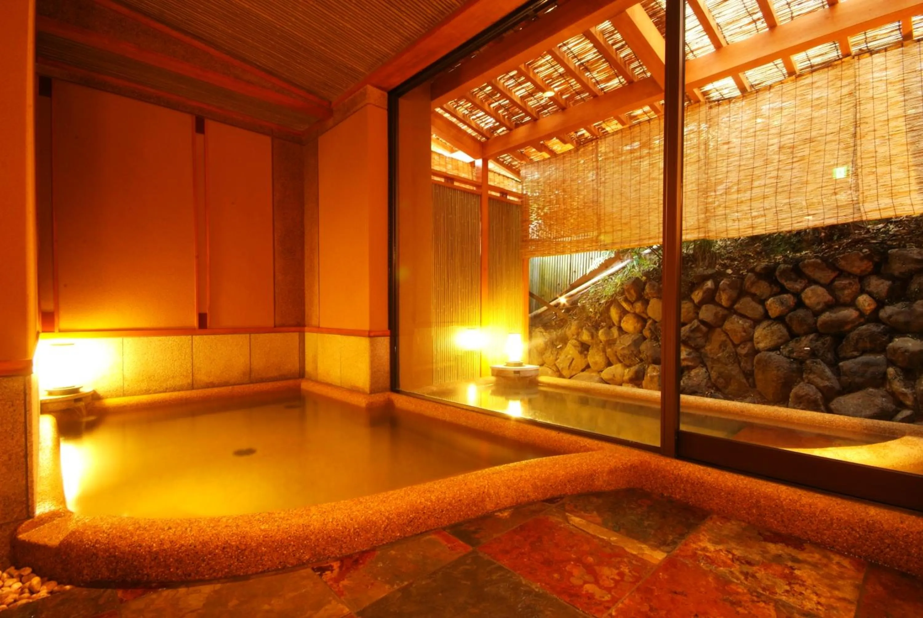 Hot Spring Bath in Hanaikada