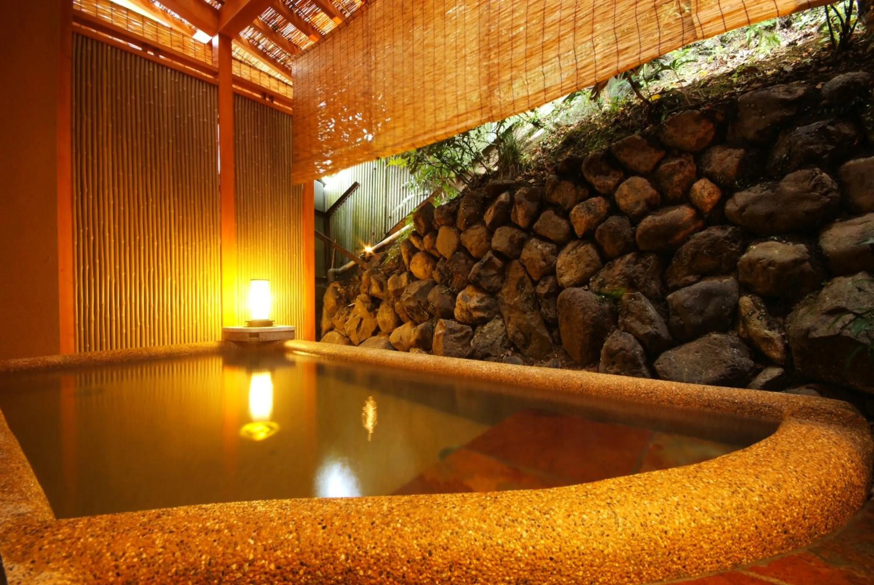 Hot Spring Bath in Hanaikada