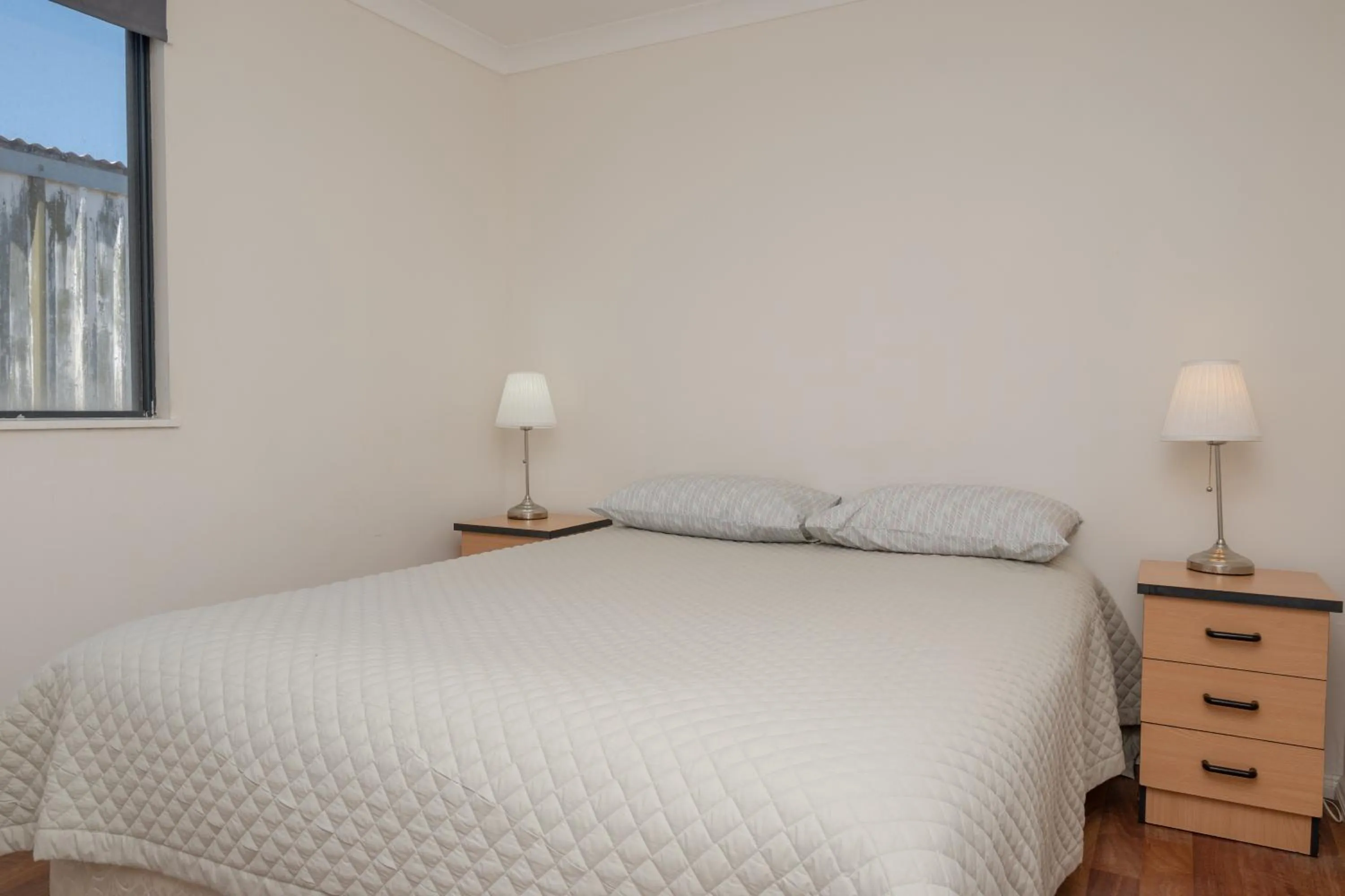 Bedroom, Bed in Sunset Beach Holiday Park