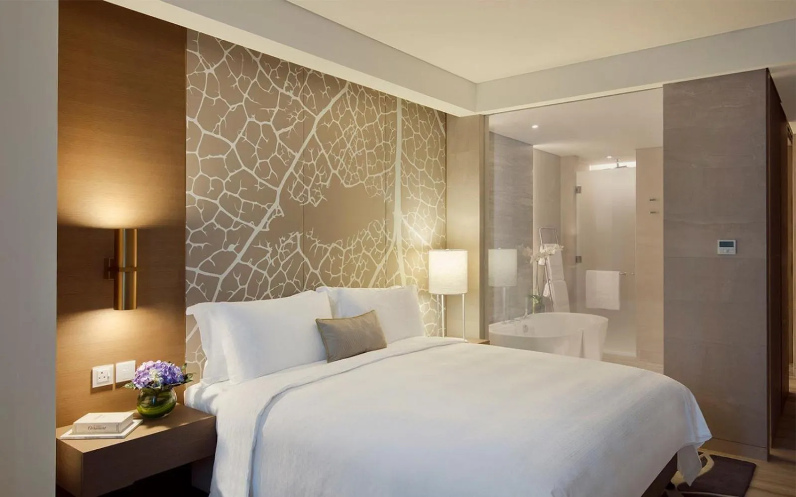 Bedroom, Bed in Al Bandar Rotana – Dubai Creek