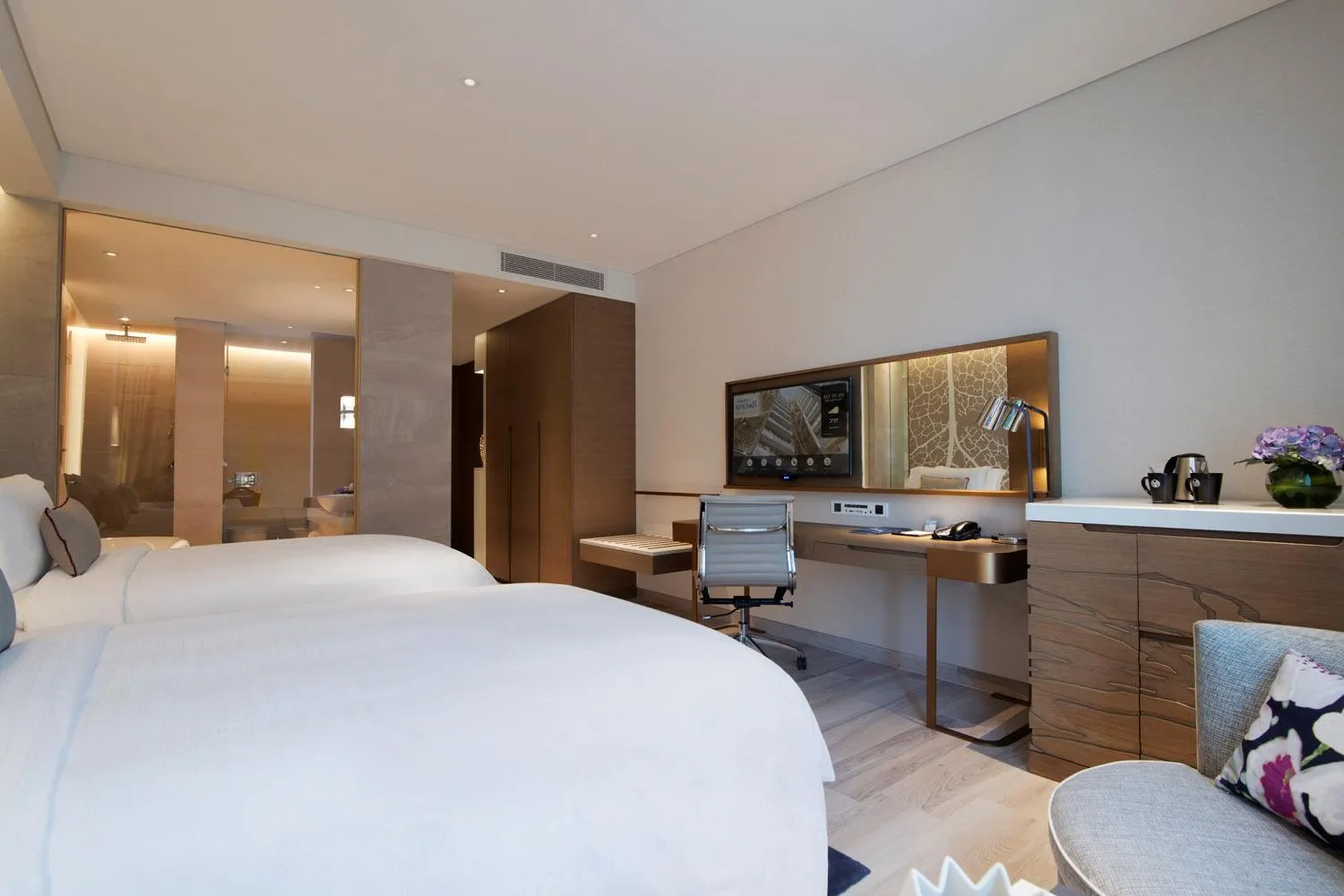 Bedroom, Bed in Al Bandar Rotana – Dubai Creek