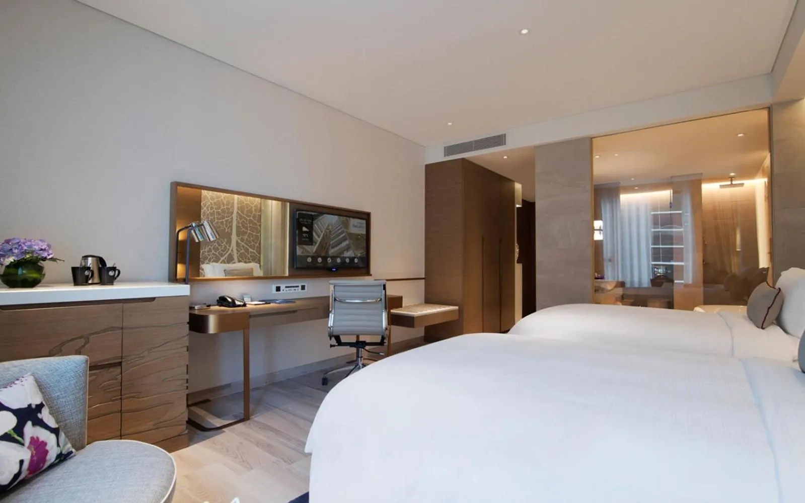 Bedroom, Bed in Al Bandar Rotana – Dubai Creek