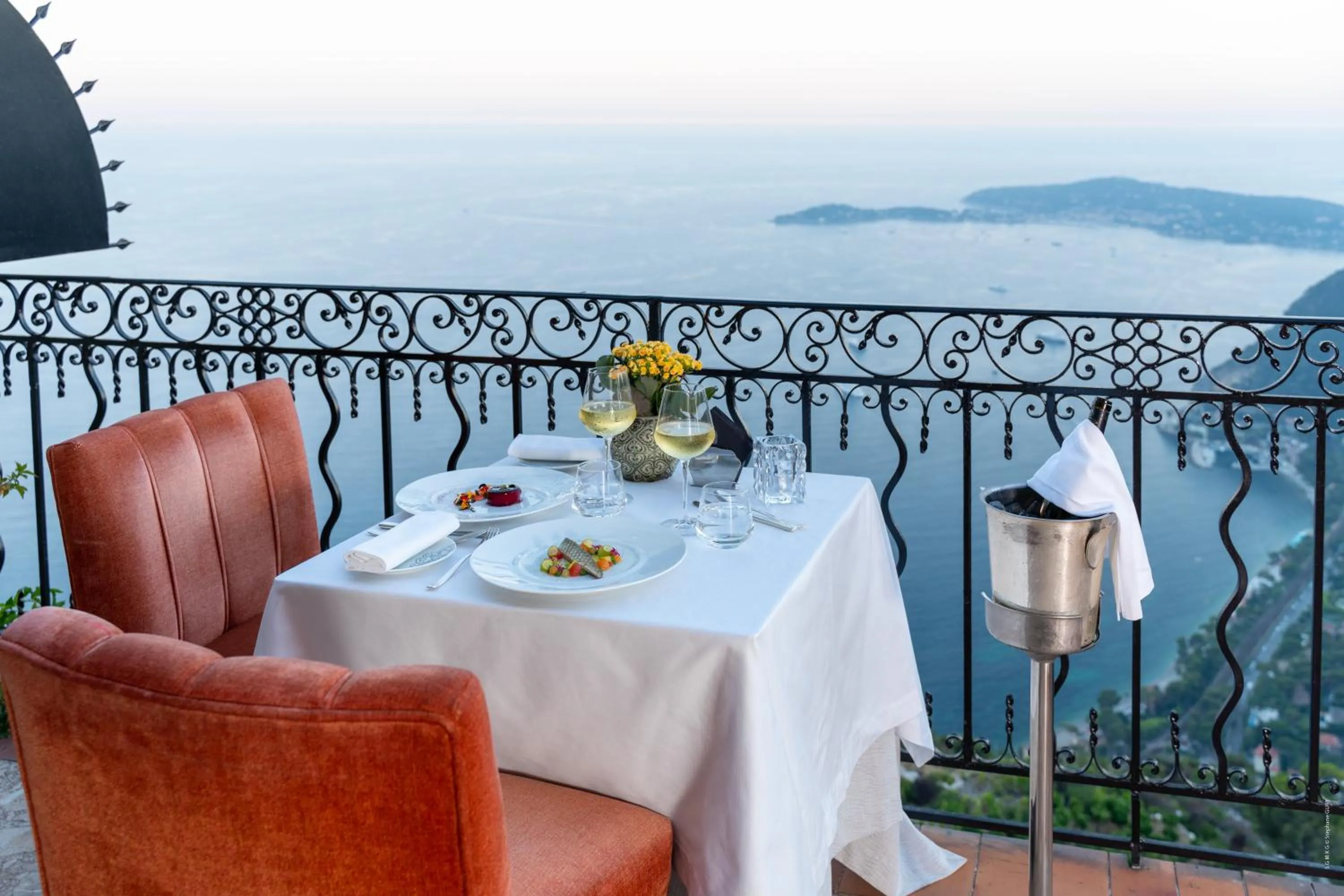 Restaurant/places to eat in Chateau Eza