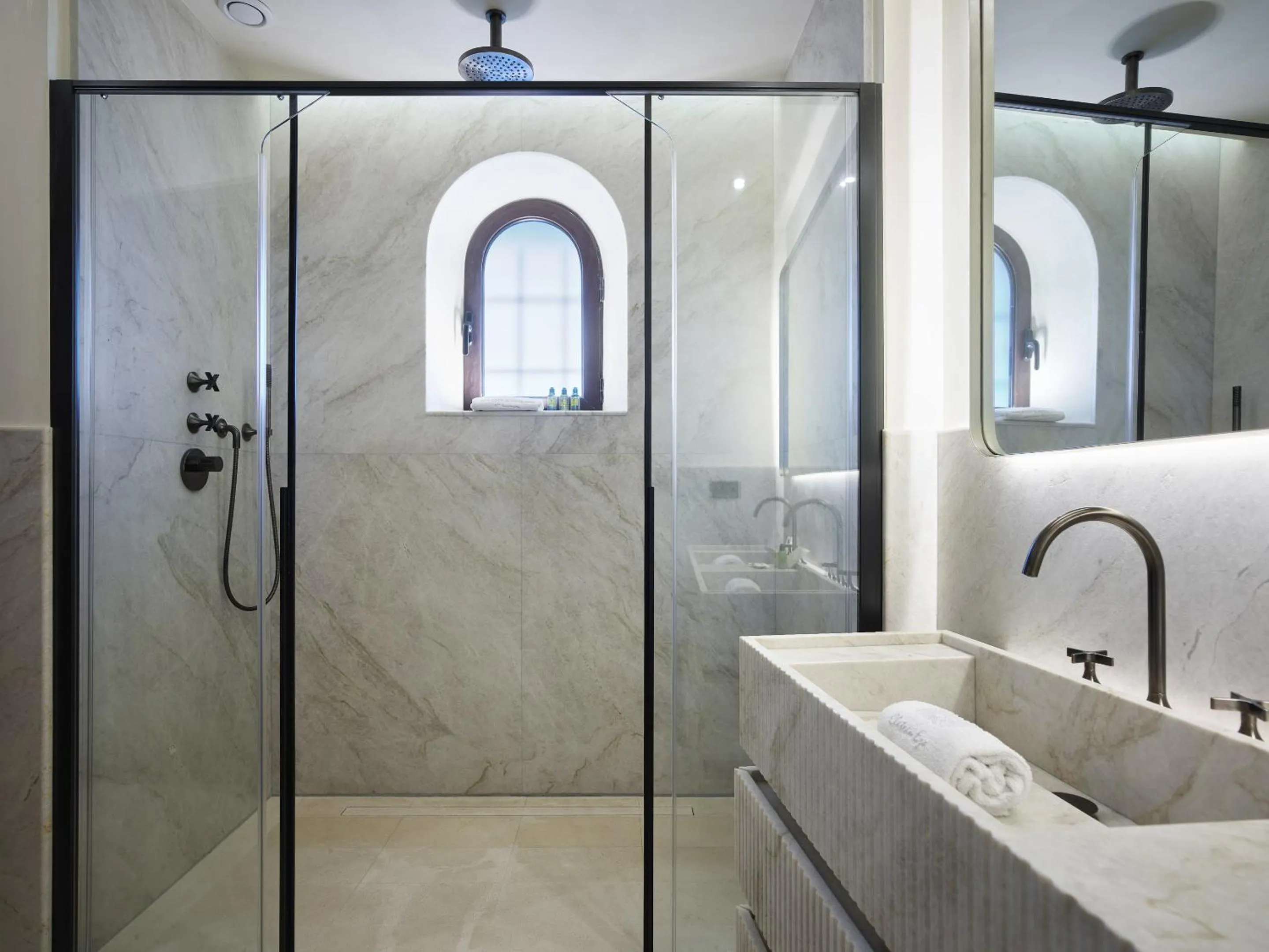 Shower in Chateau Eza