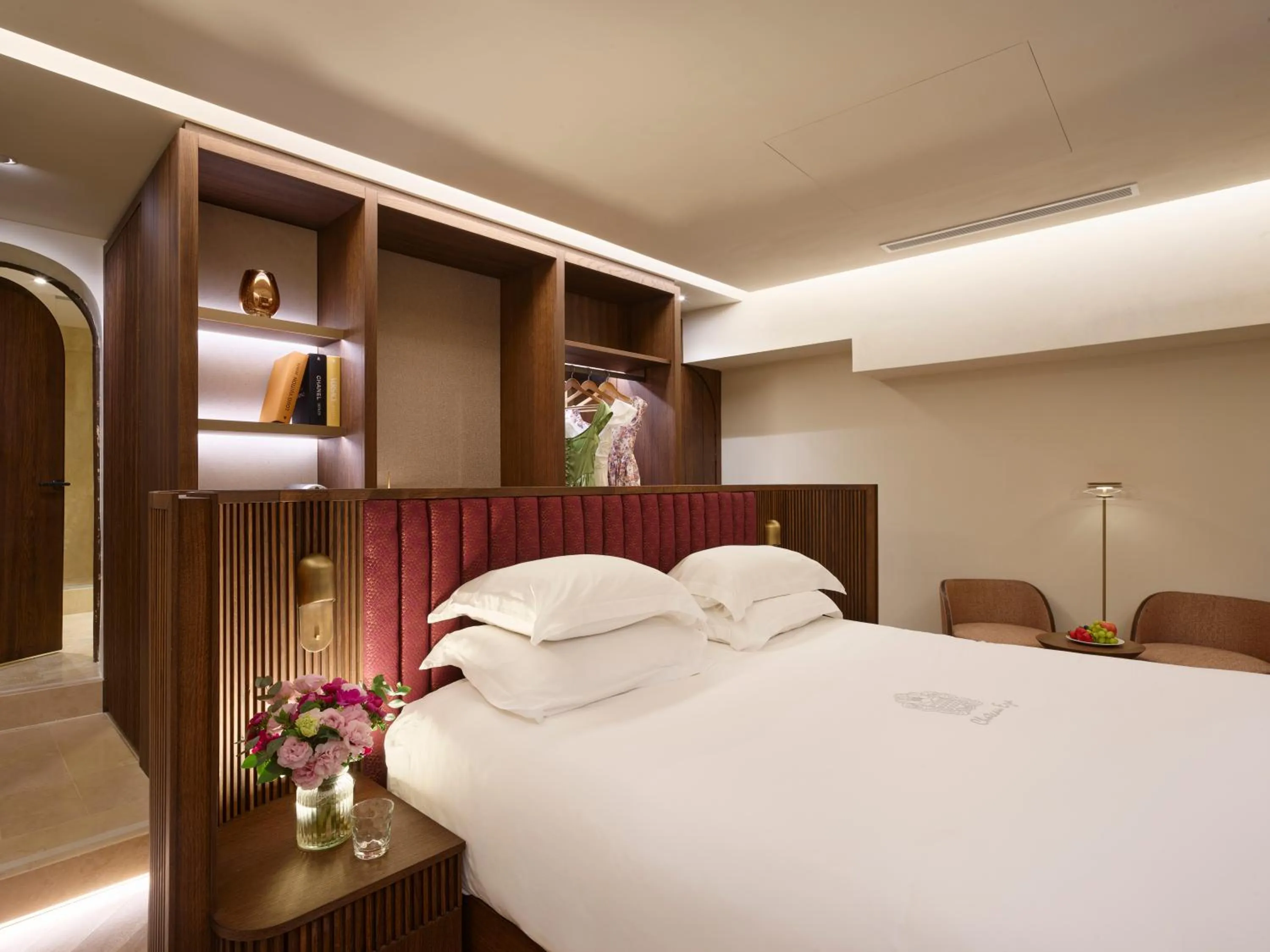 Bedroom, Bed in Chateau Eza