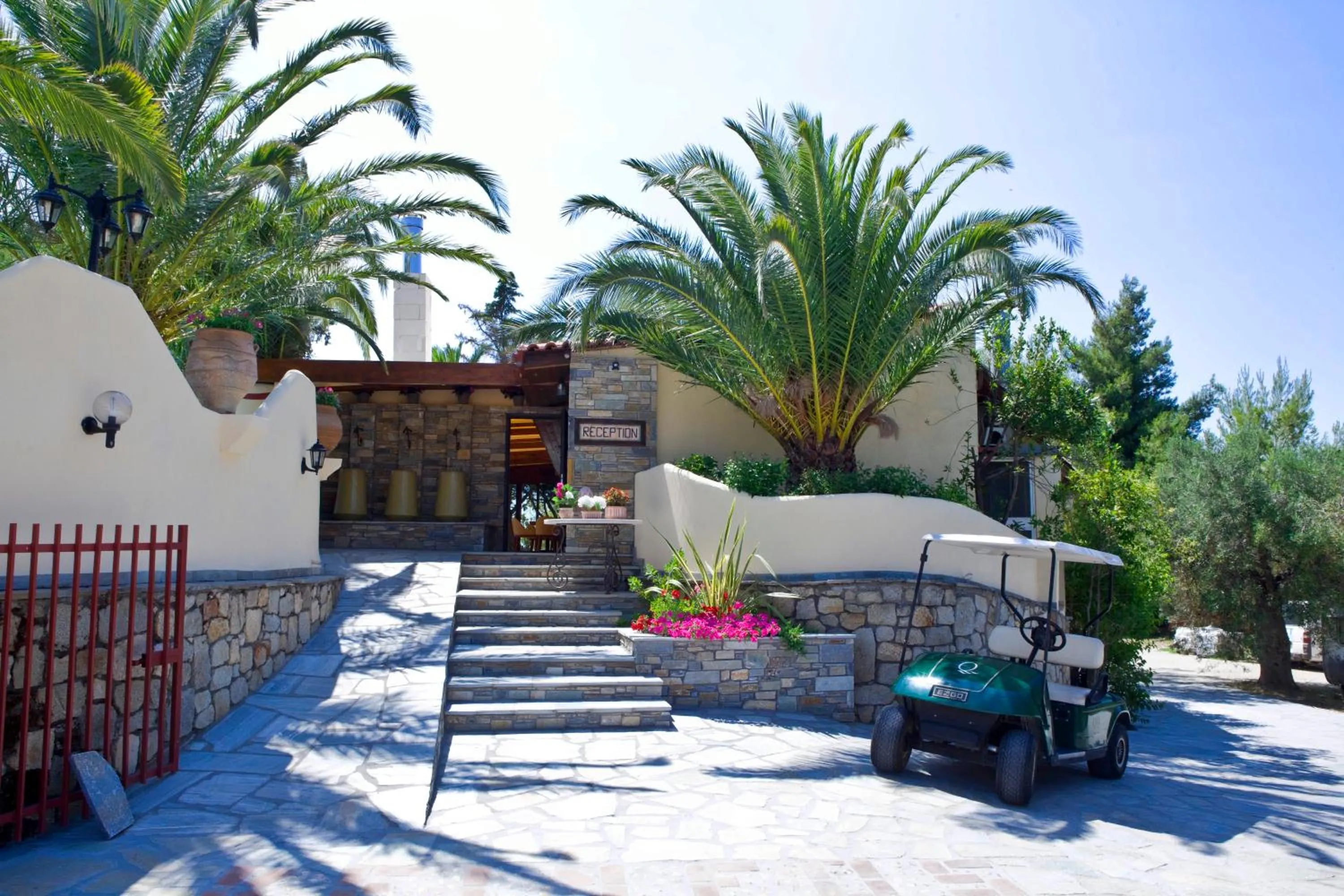 Facade/entrance in Kelyfos Hotel