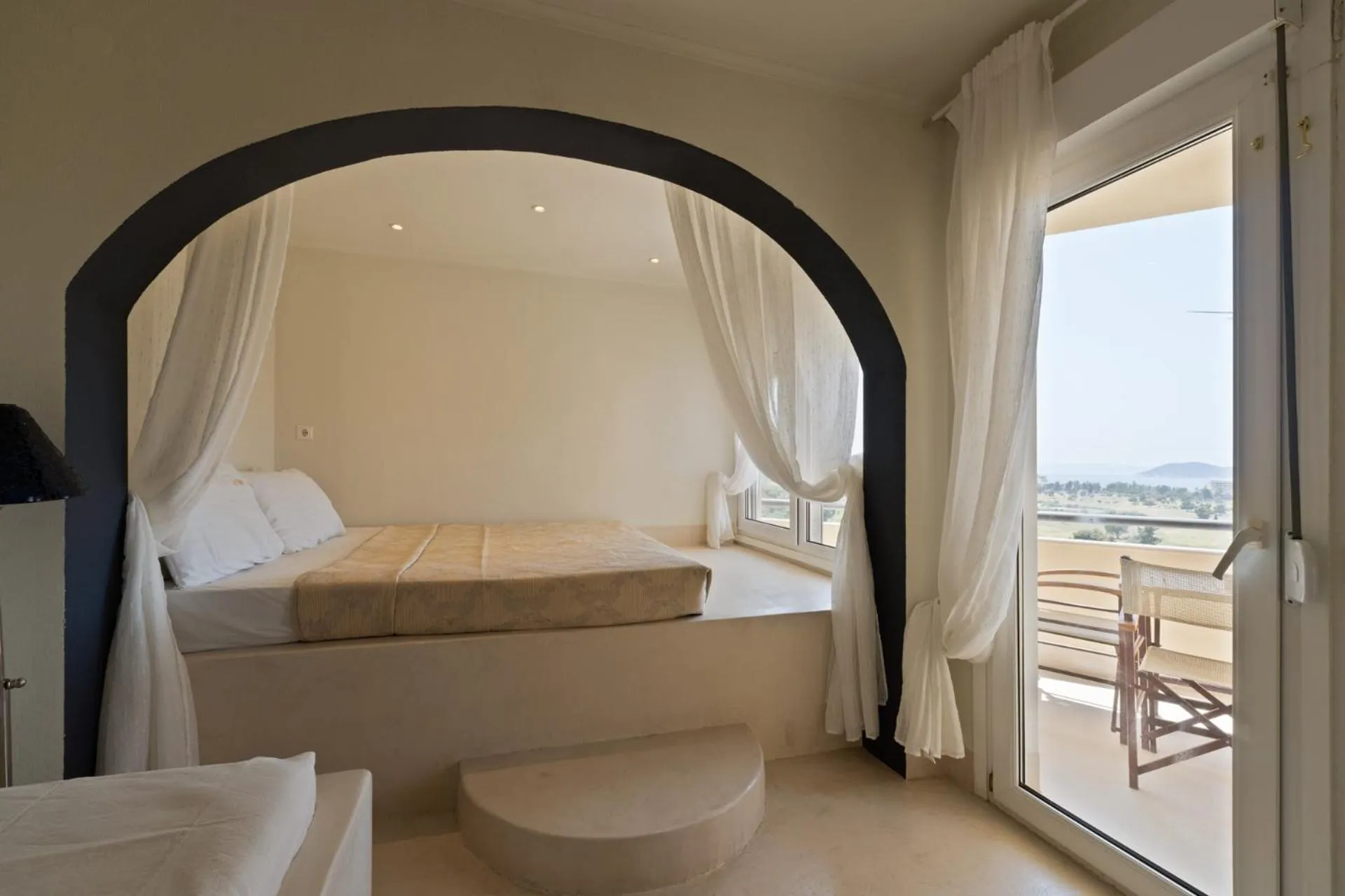 Bed in Kelyfos Hotel
