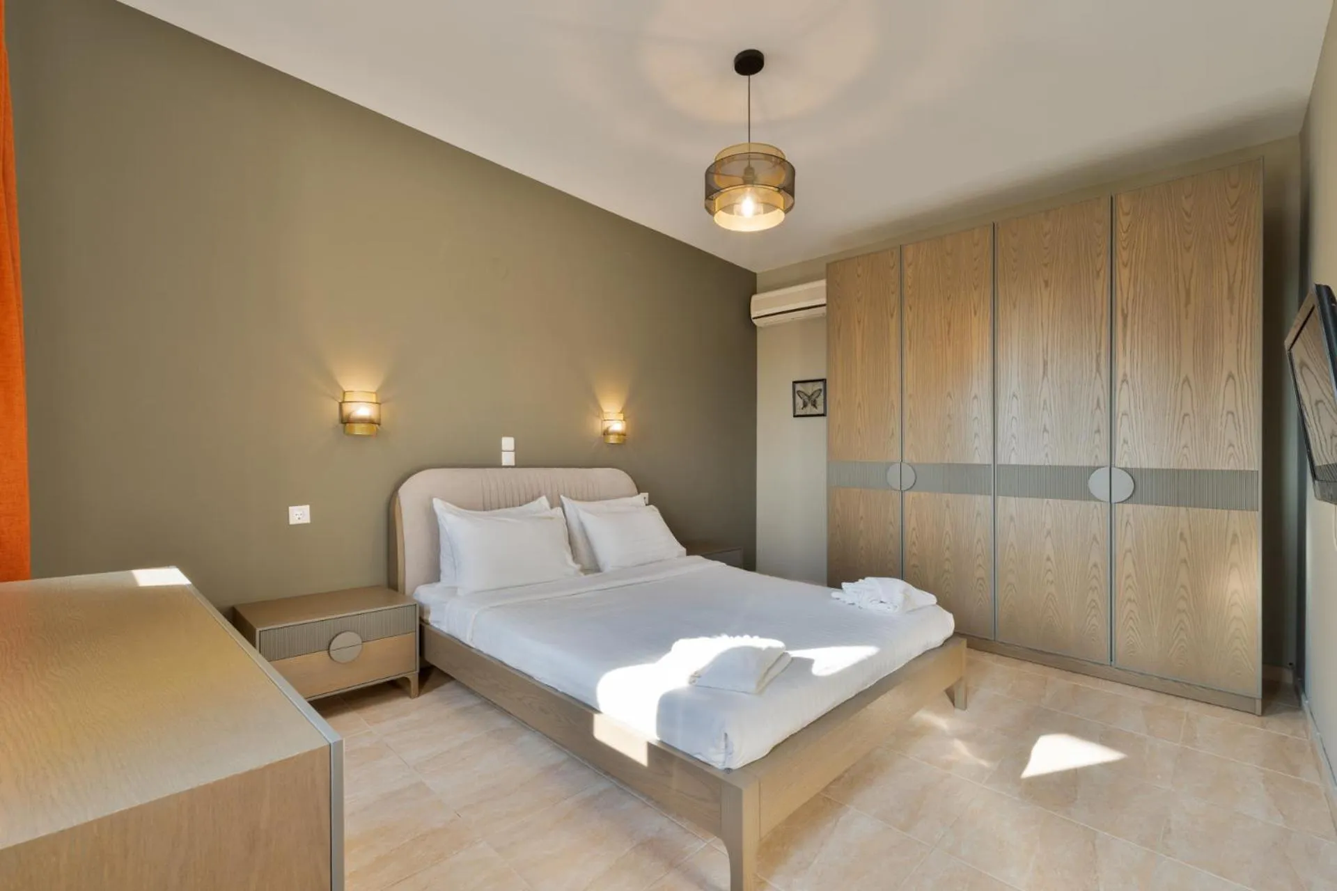 Bed in Kelyfos Hotel