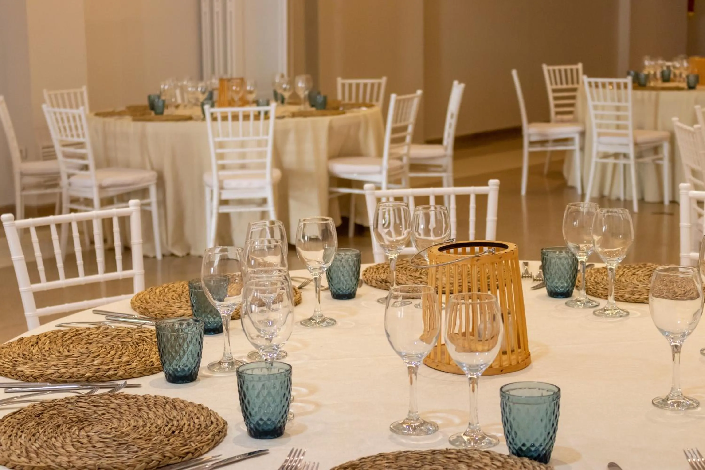 Restaurant/places to eat in Hotel Philadelfia