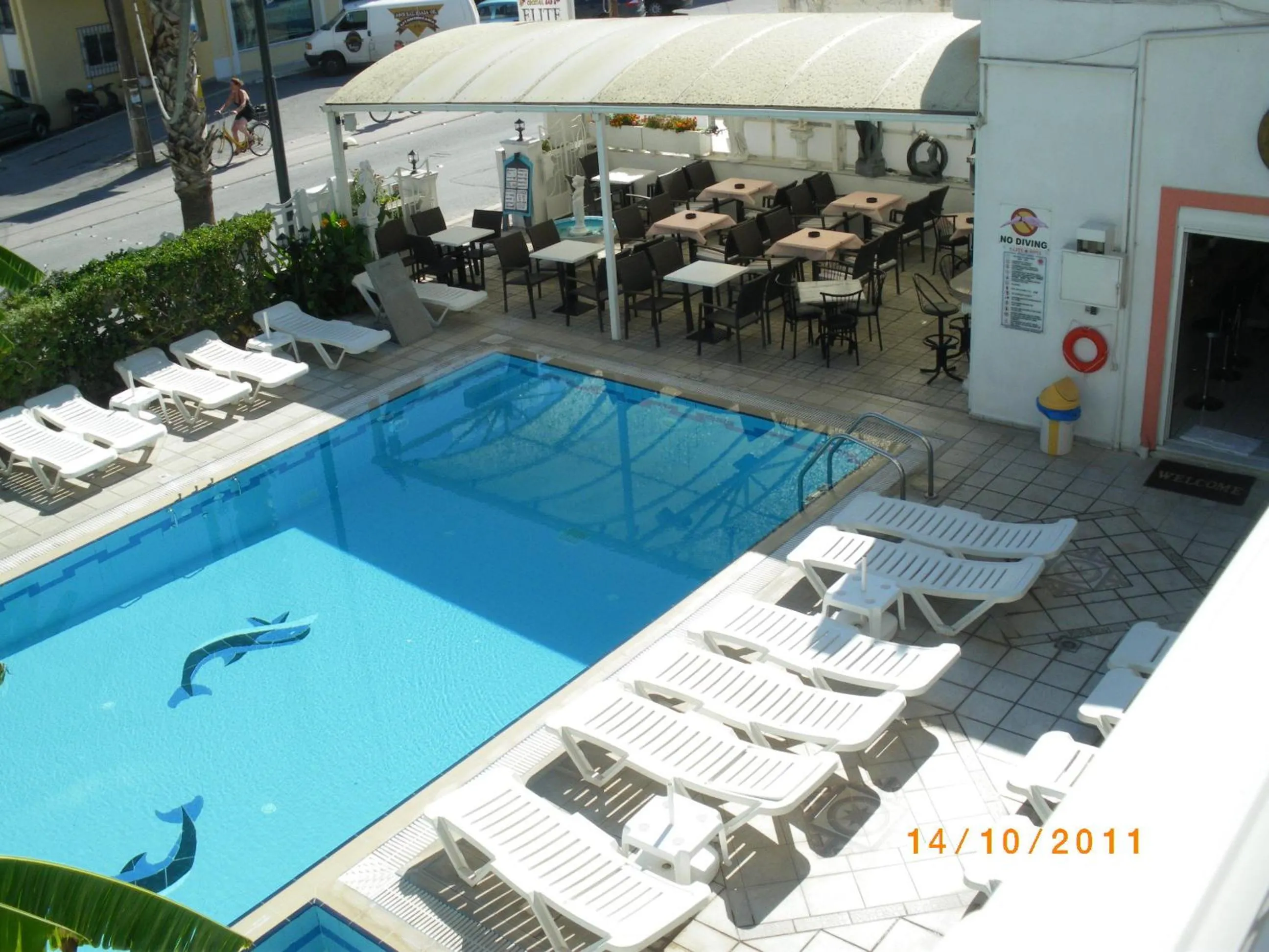 Studio (3 Adults) with Terrace in Elite Apartments