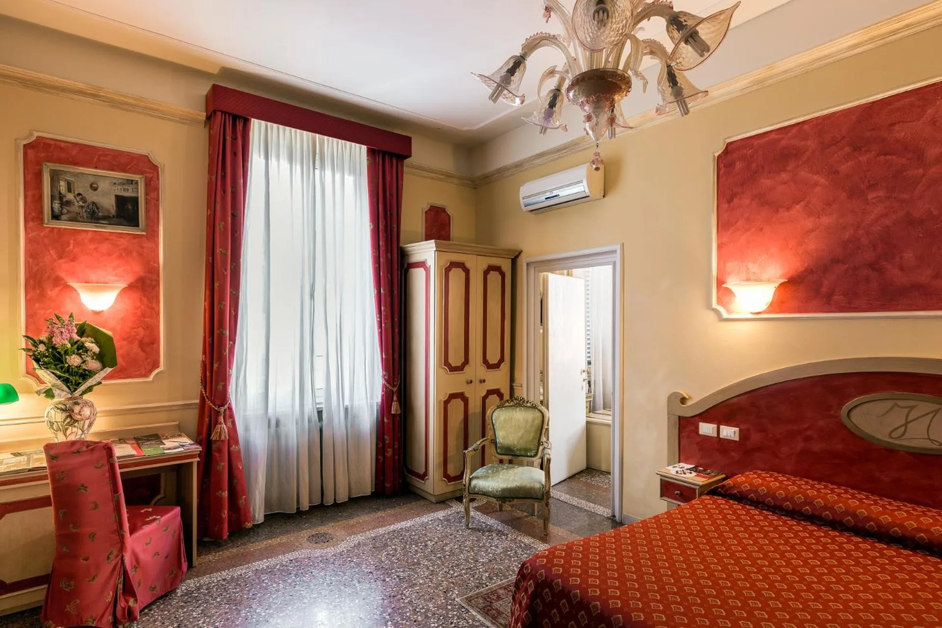 Bed in Antica Residenza D'Azeglio Room&Breakfast di Charme
