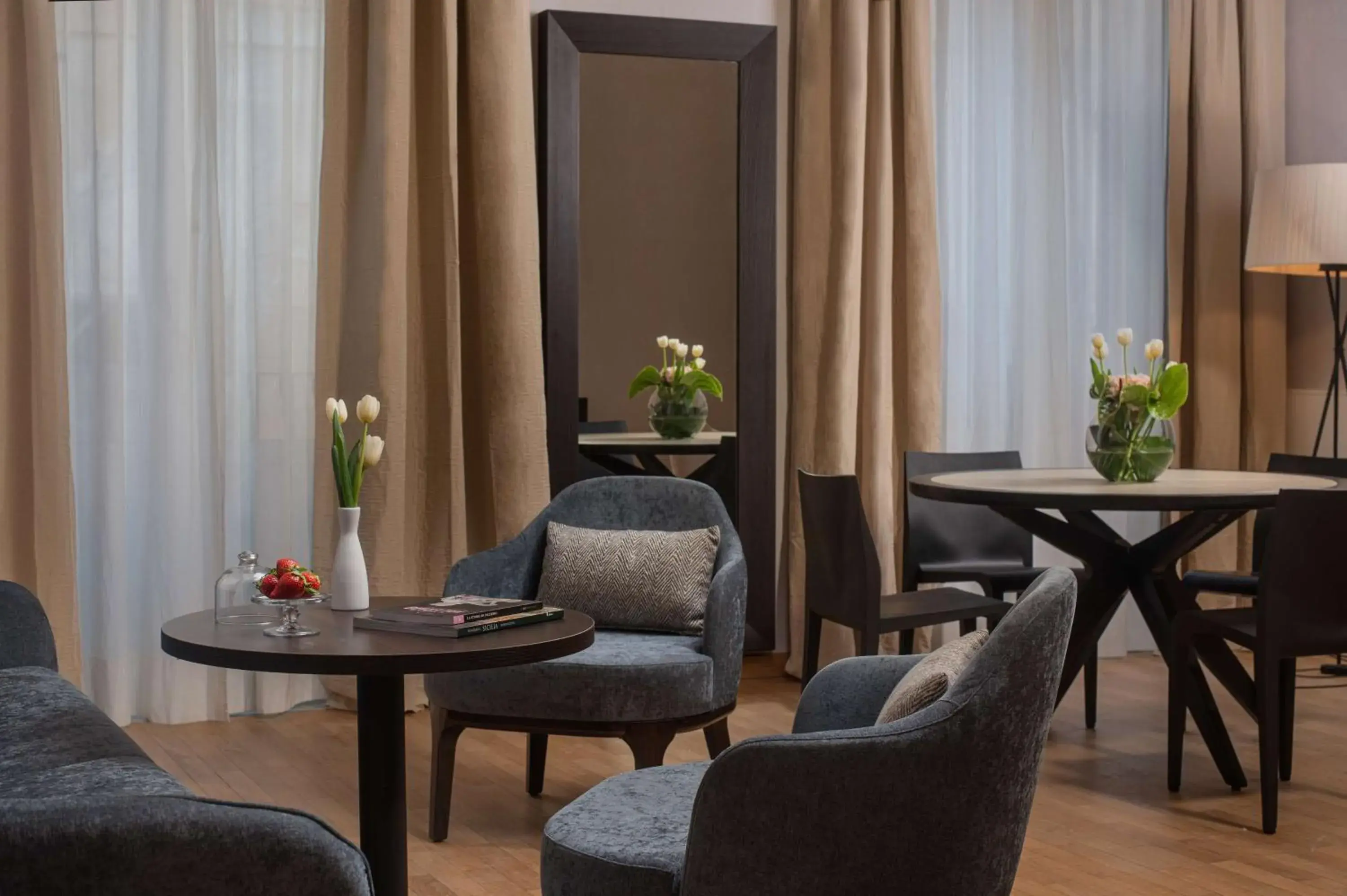 Suite with Balcony in NH Collection Palermo Palazzo Sitano Suite with Balcony in NH Collection Palermo Palazzo Sitano