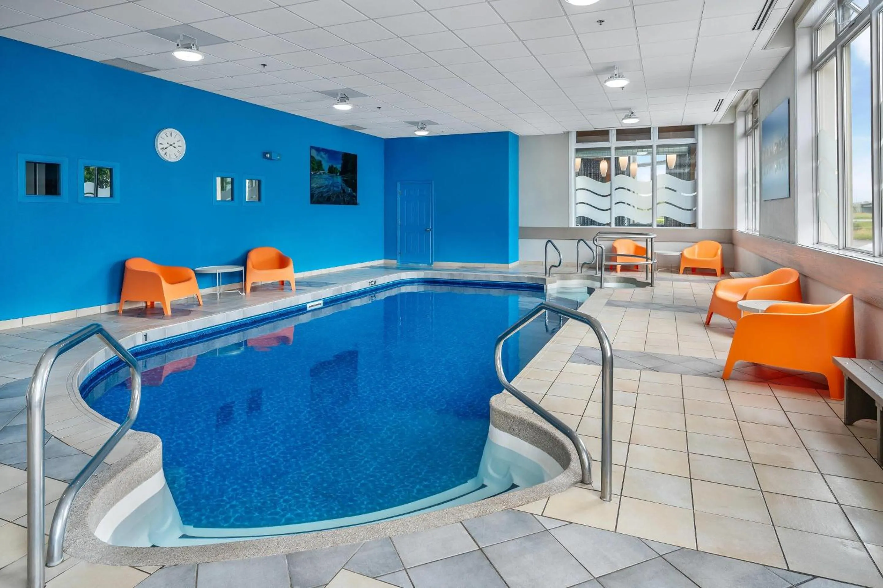 Swimming pool in Quality Suites