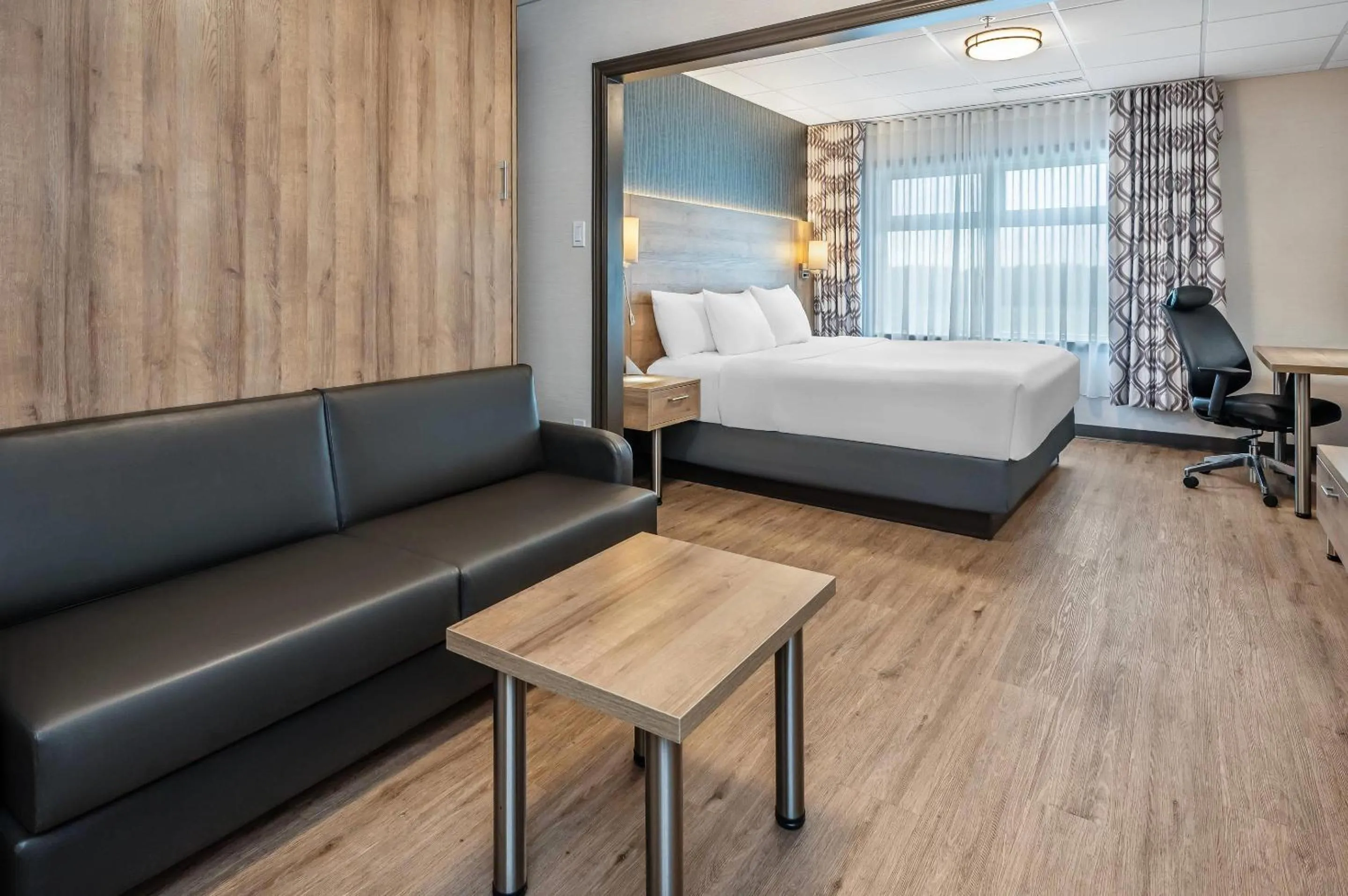 Bed in Quality Suites