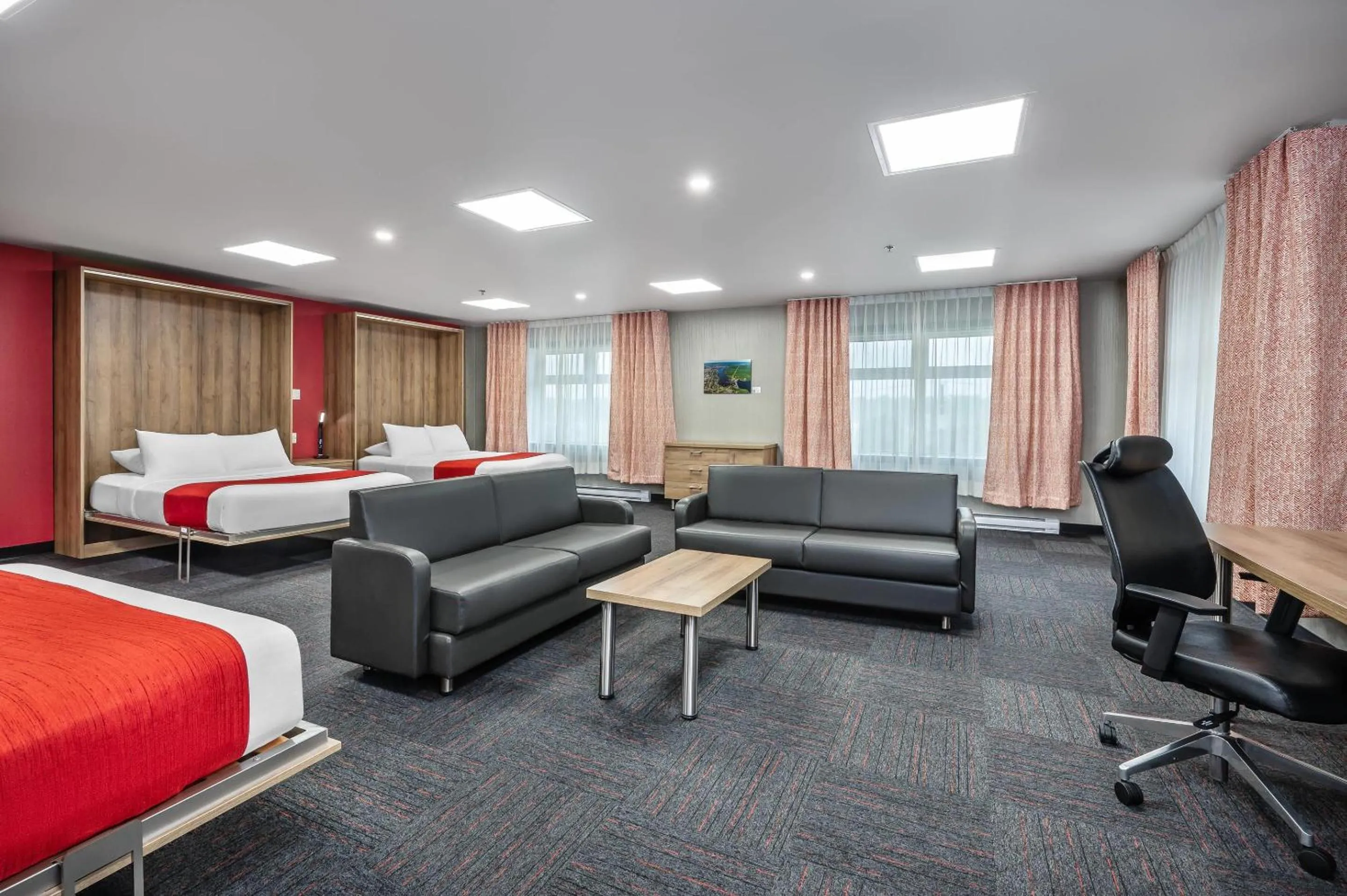 Bedroom, Bed in Quality Suites