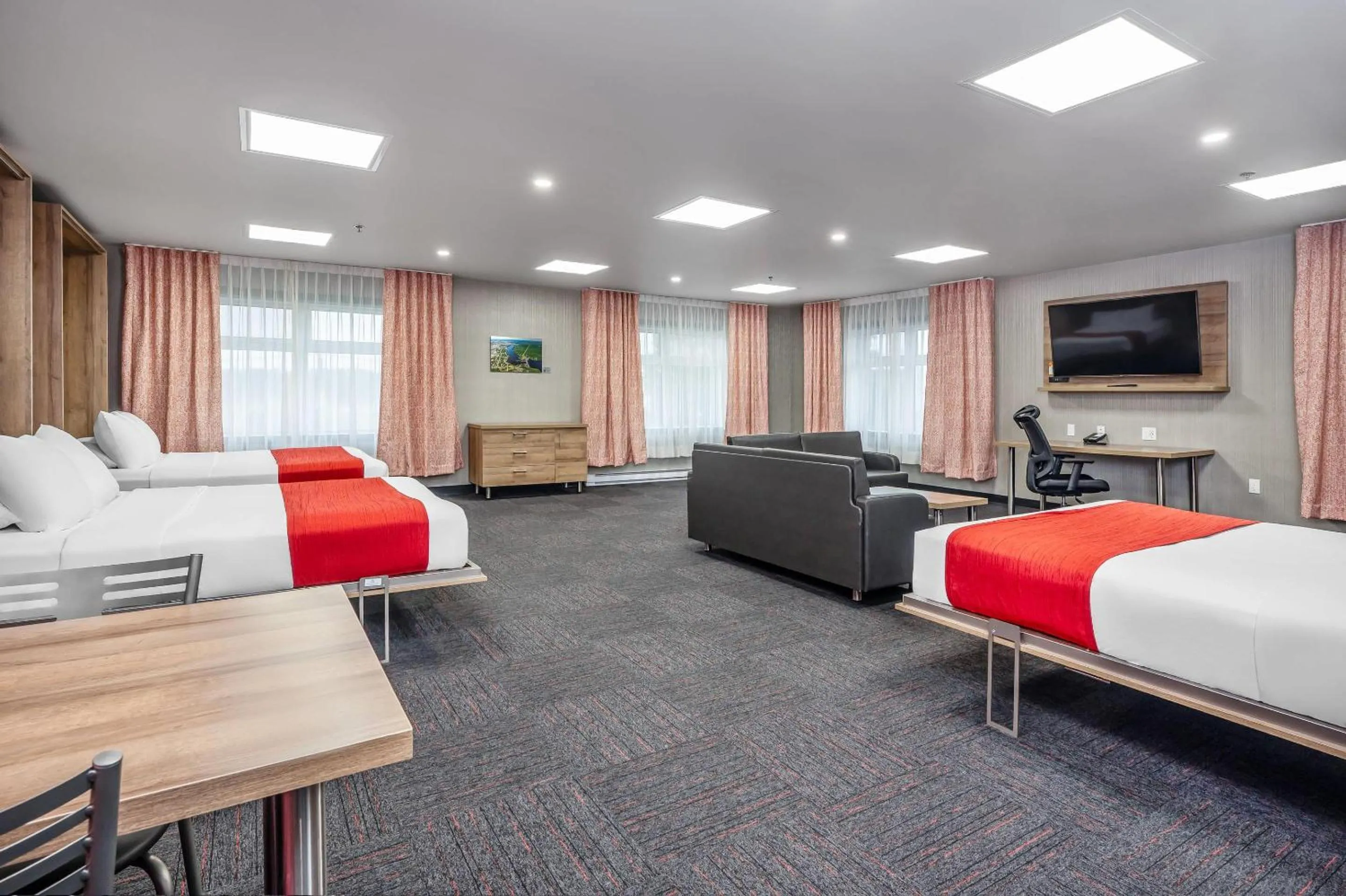 Bedroom, Bed in Quality Suites