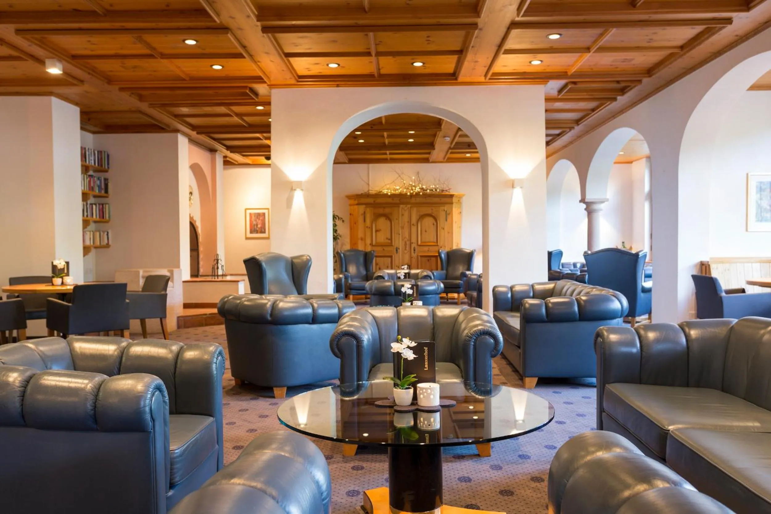 Lounge or bar in Hotel Laaxerhof