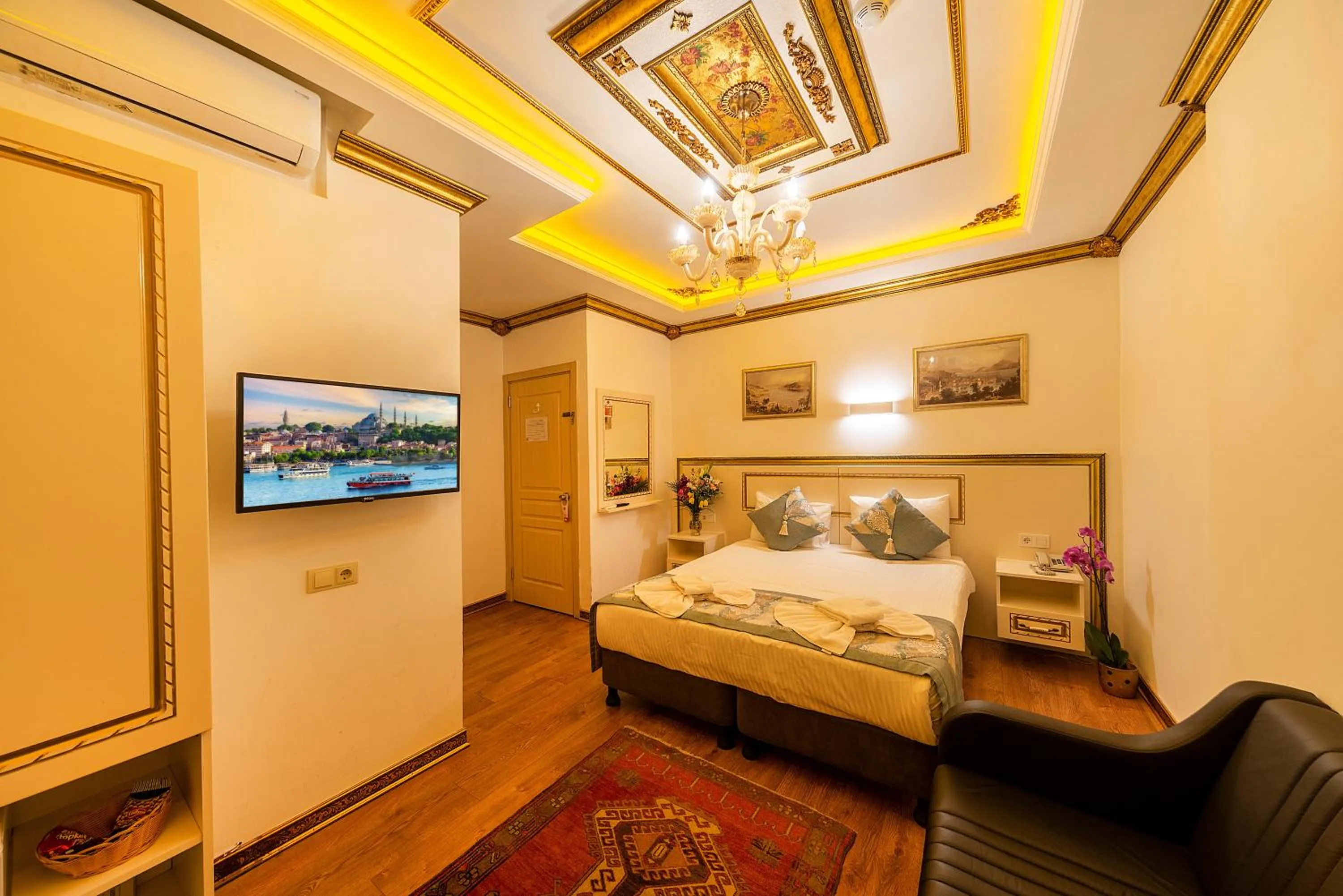 Bedroom, Bed in Sultan House