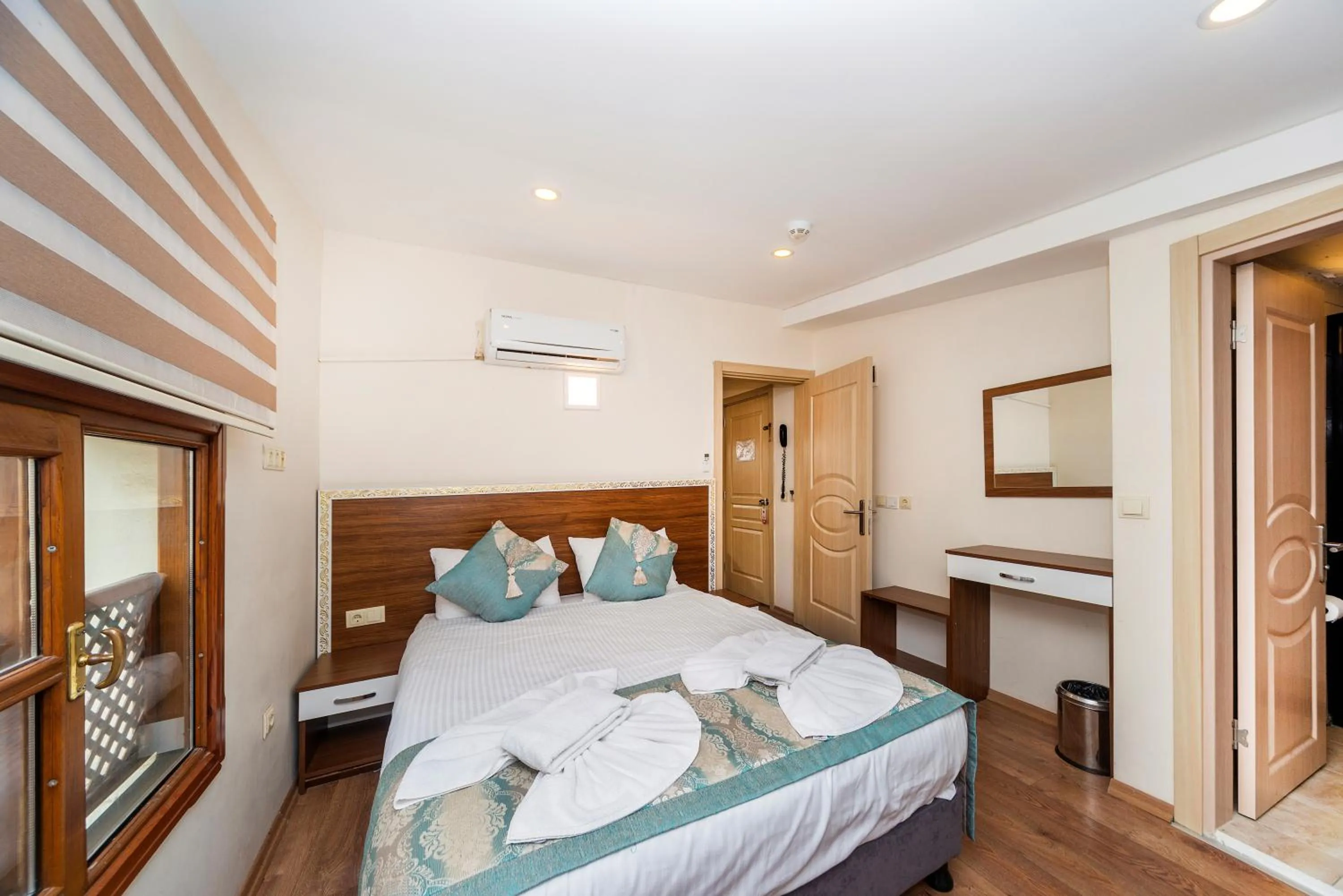 Bedroom, Bed in Sultan House