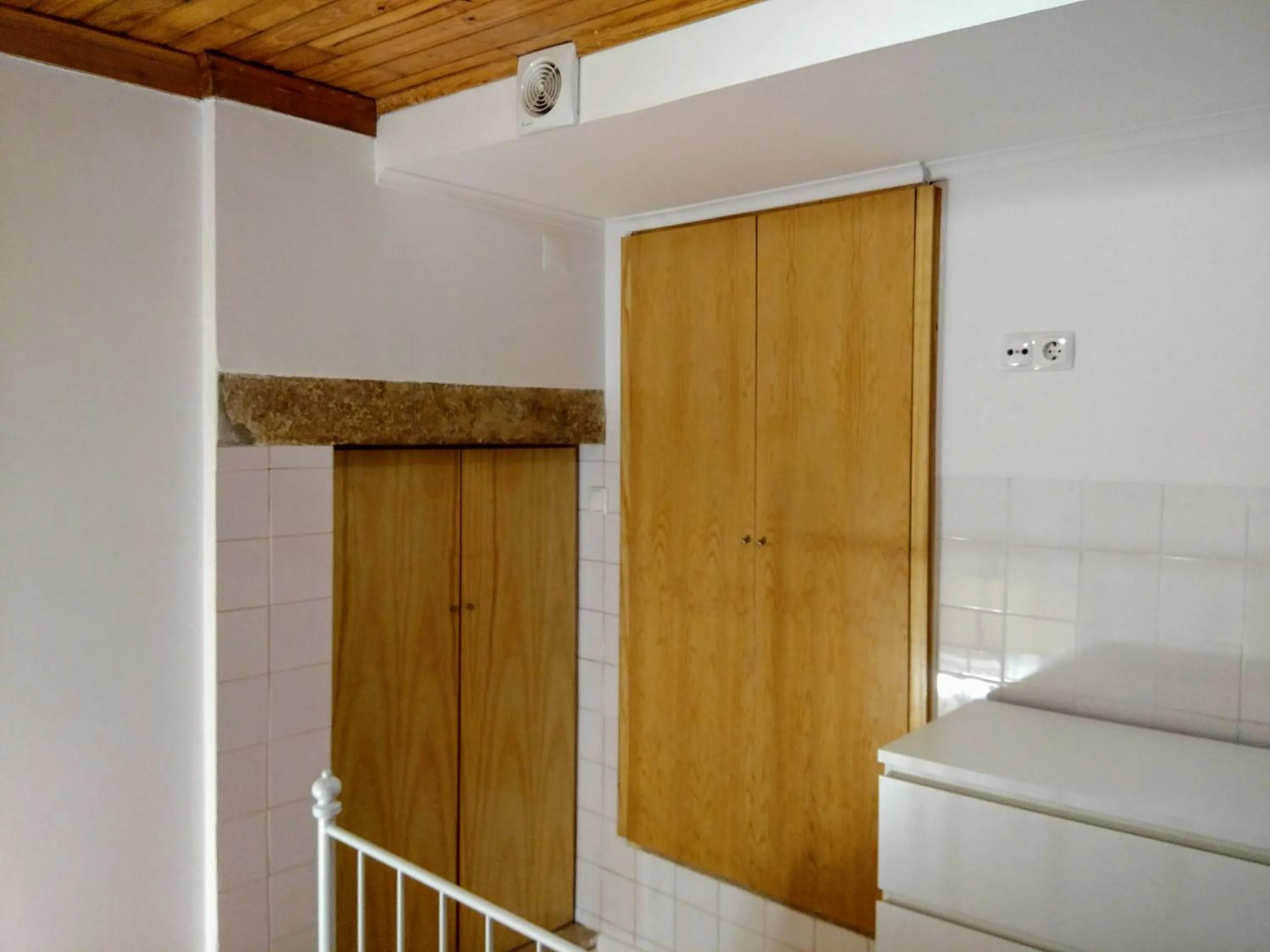 Bedroom in Alfama 28