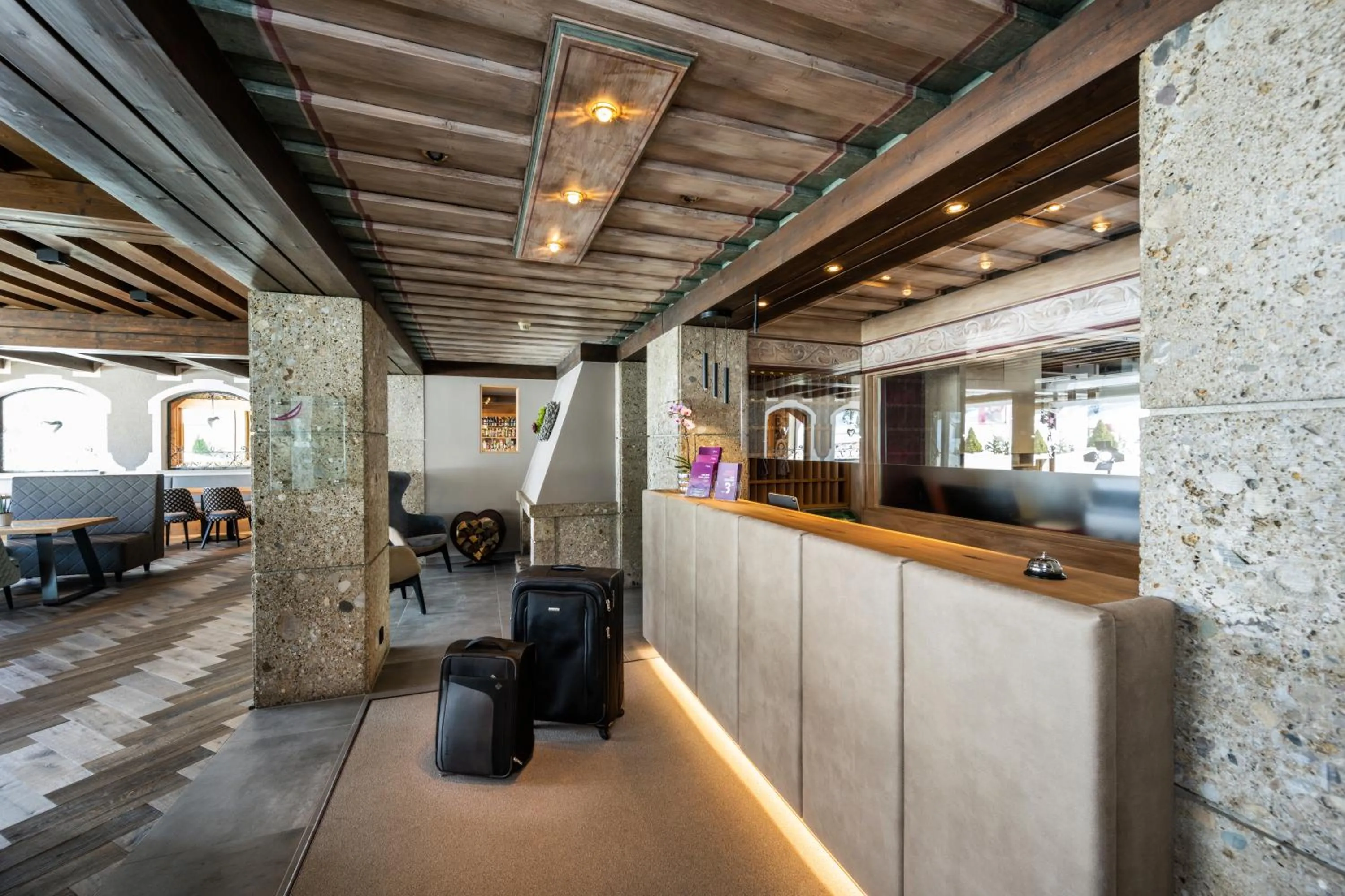 Lobby or reception in Hotel Alpina