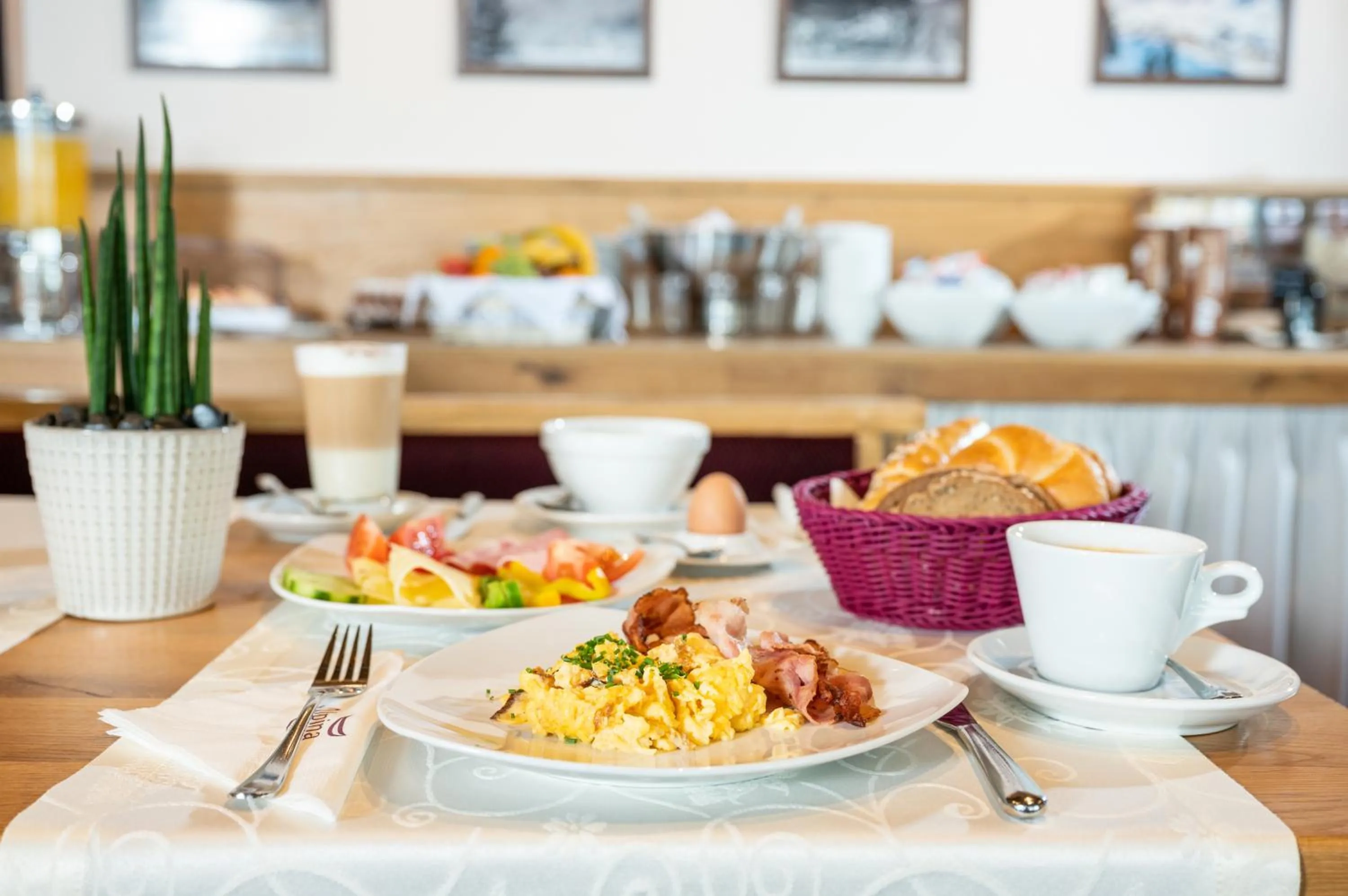 Breakfast in Hotel Alpina