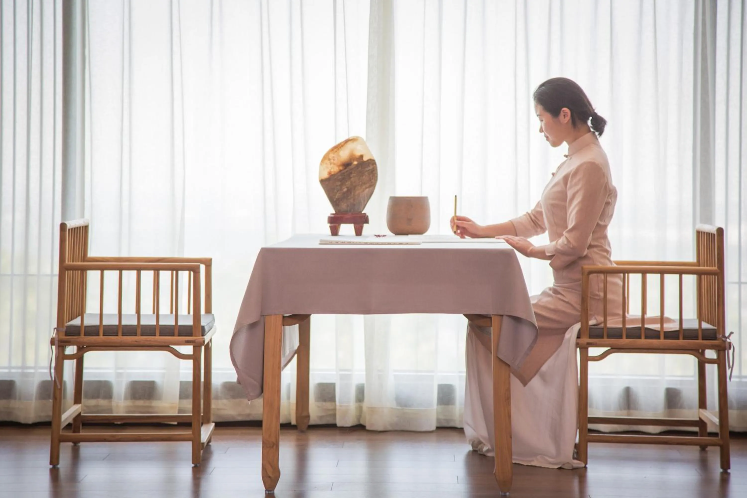 Library in Guan Sam Hotel