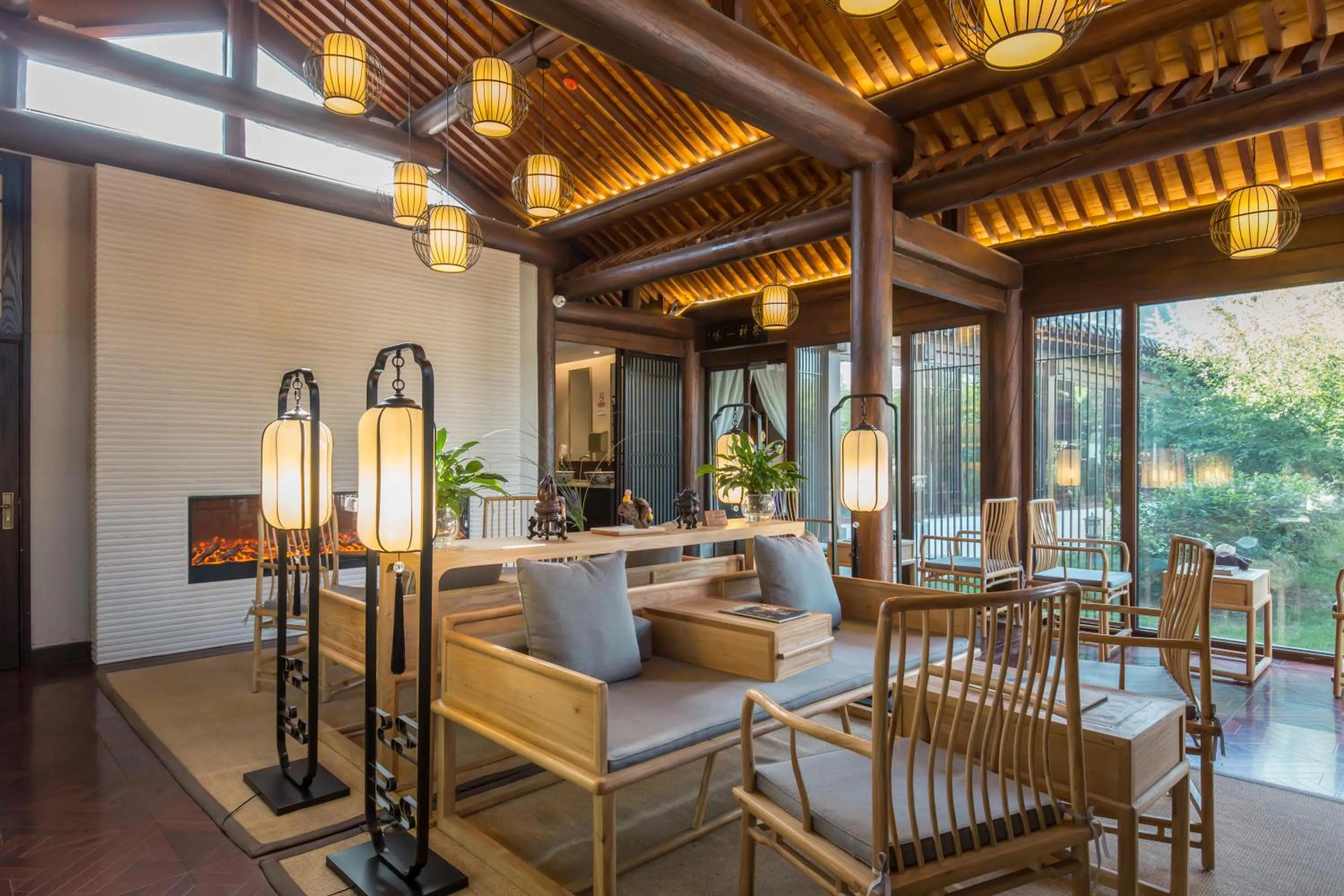 Library in Guan Sam Hotel