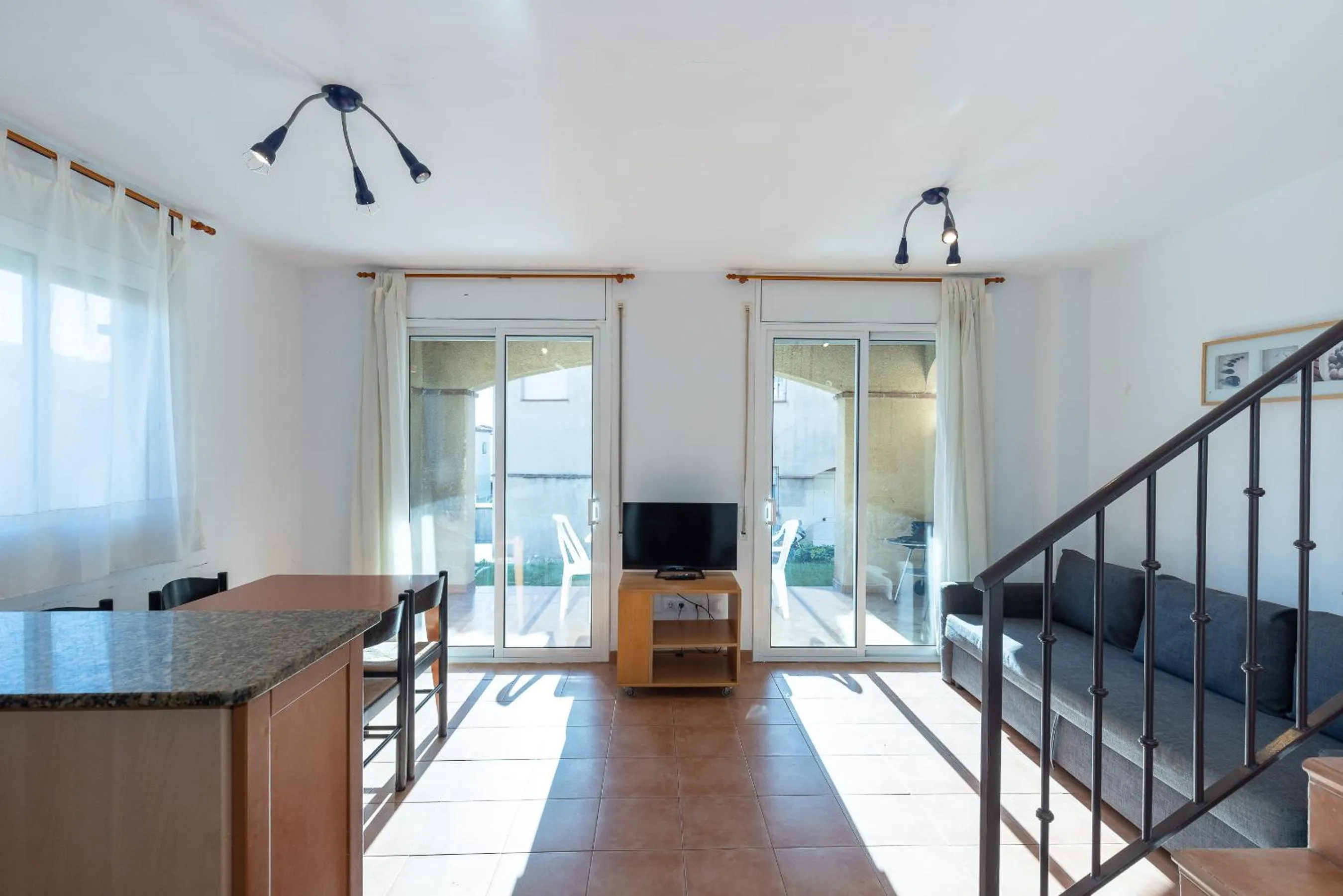 Communal lounge/ TV room in Rentalmar Brisas