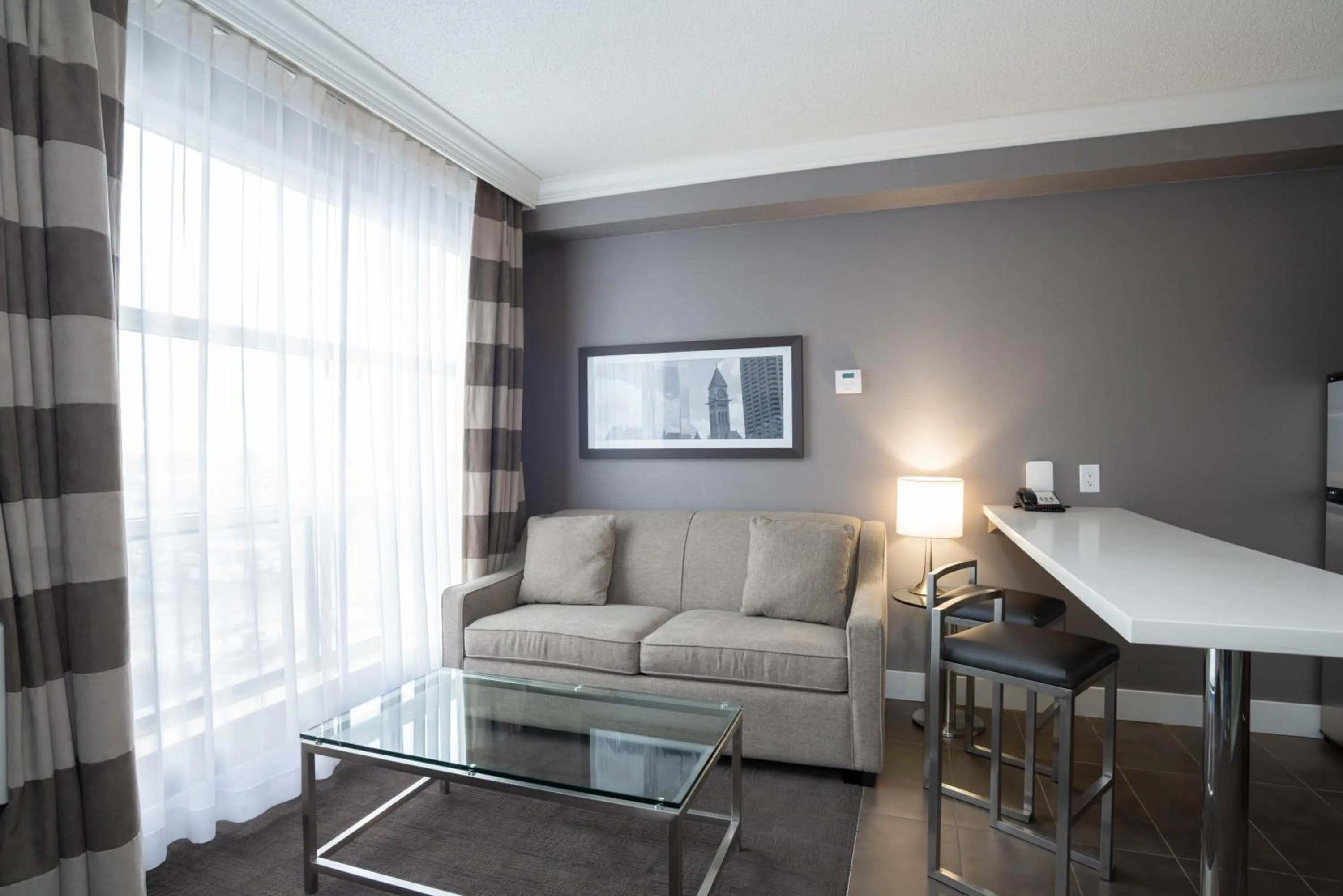 Photo of the whole room in Sandman Signature Mississauga Hotel