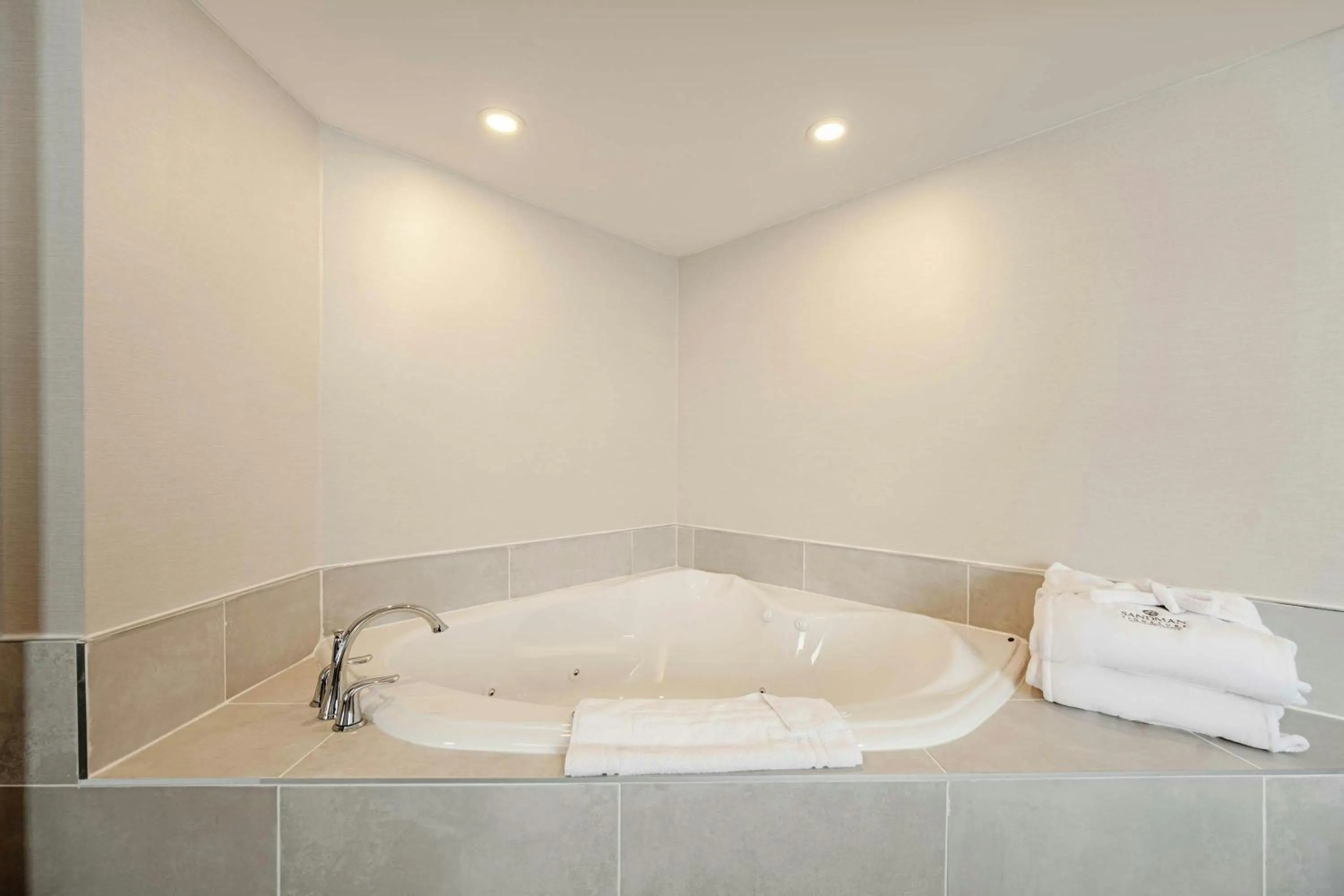 Spa and wellness centre/facilities in Sandman Signature Mississauga Hotel