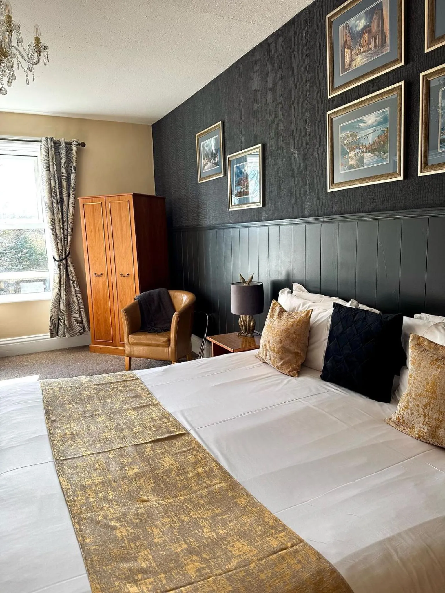 Bed in The White House Inn - Whitby