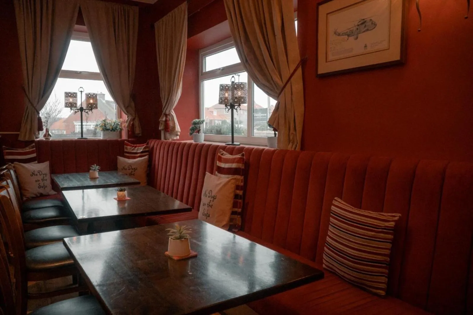 Lounge or bar in The White House Inn - Whitby