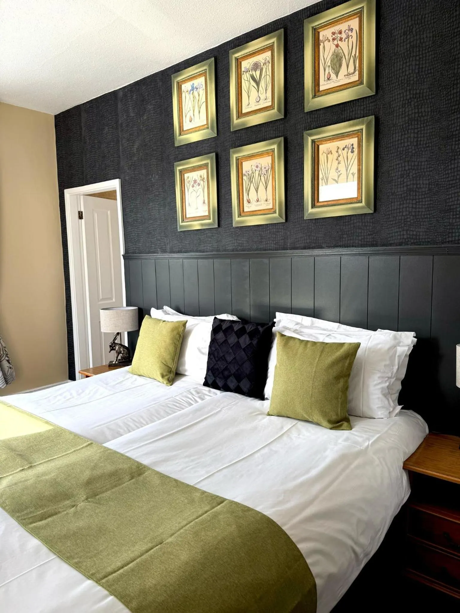 Bed in The White House Inn - Whitby