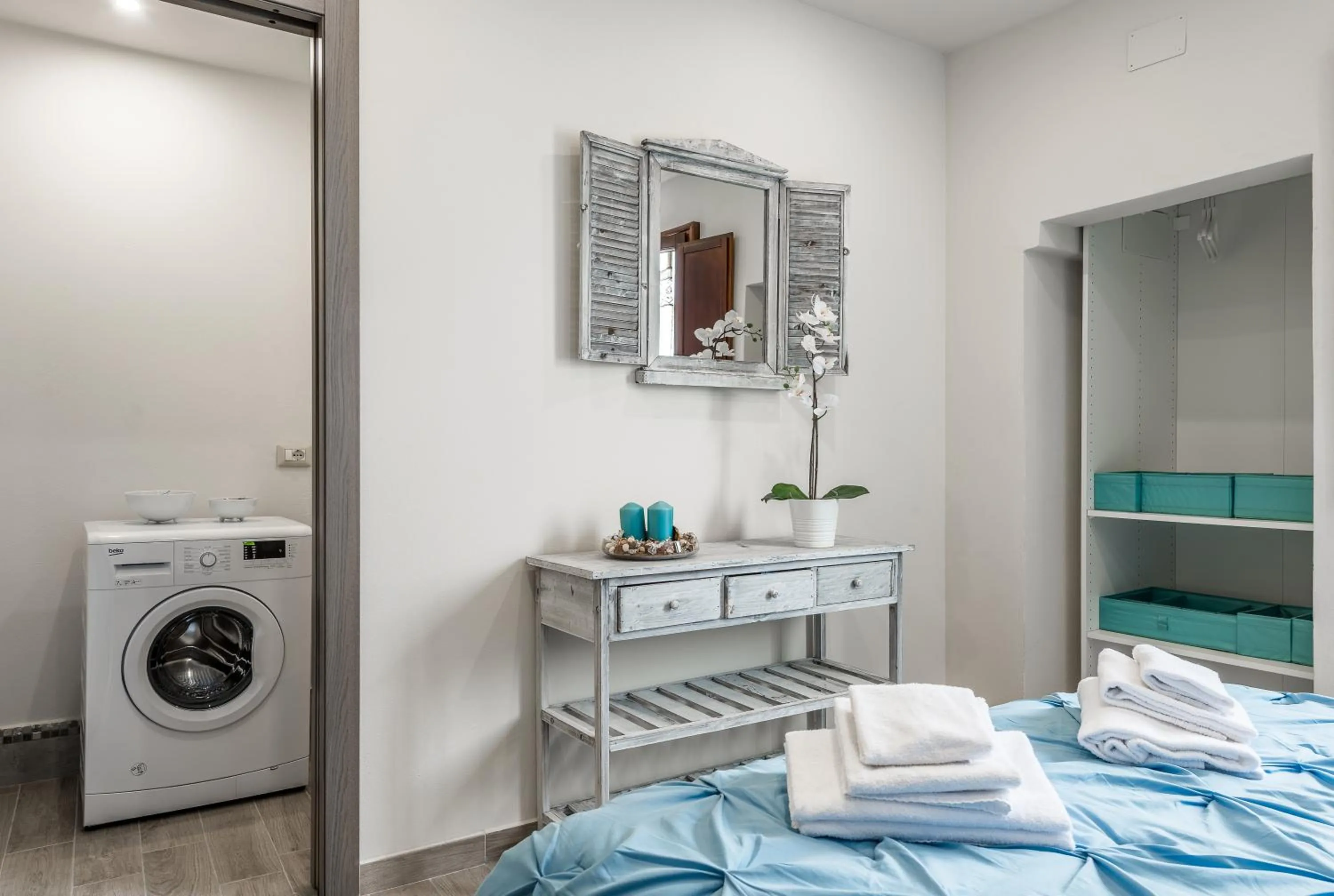 Bathroom, Bed in Dreamy Guelfa by Mmega