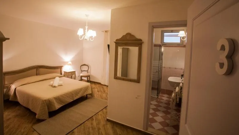 Bed in City Garden Guest House