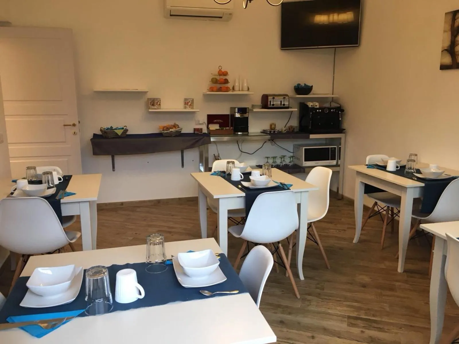 Breakfast in City Garden Guest House