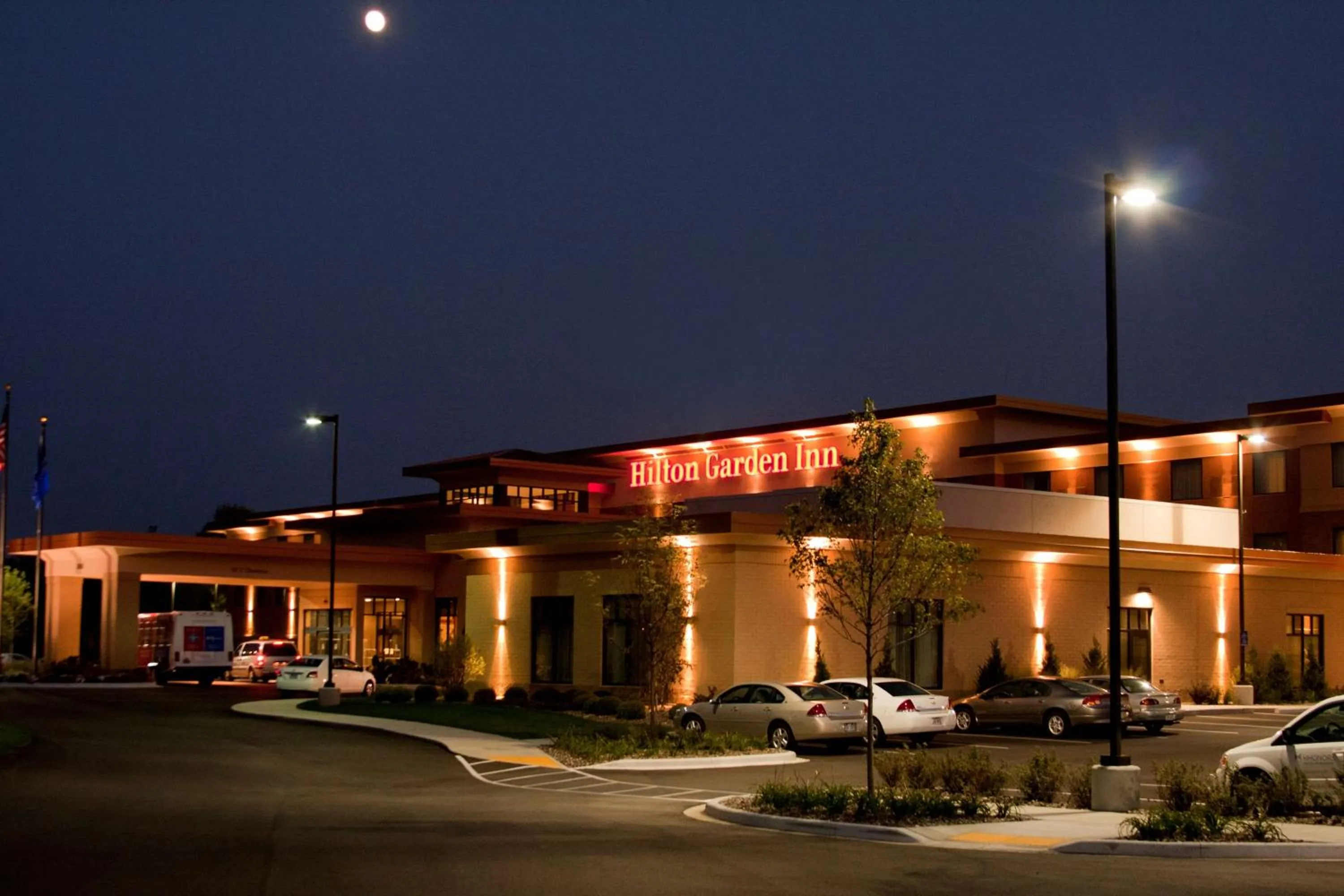 Property building in Hilton Garden Inn Milwaukee Airport