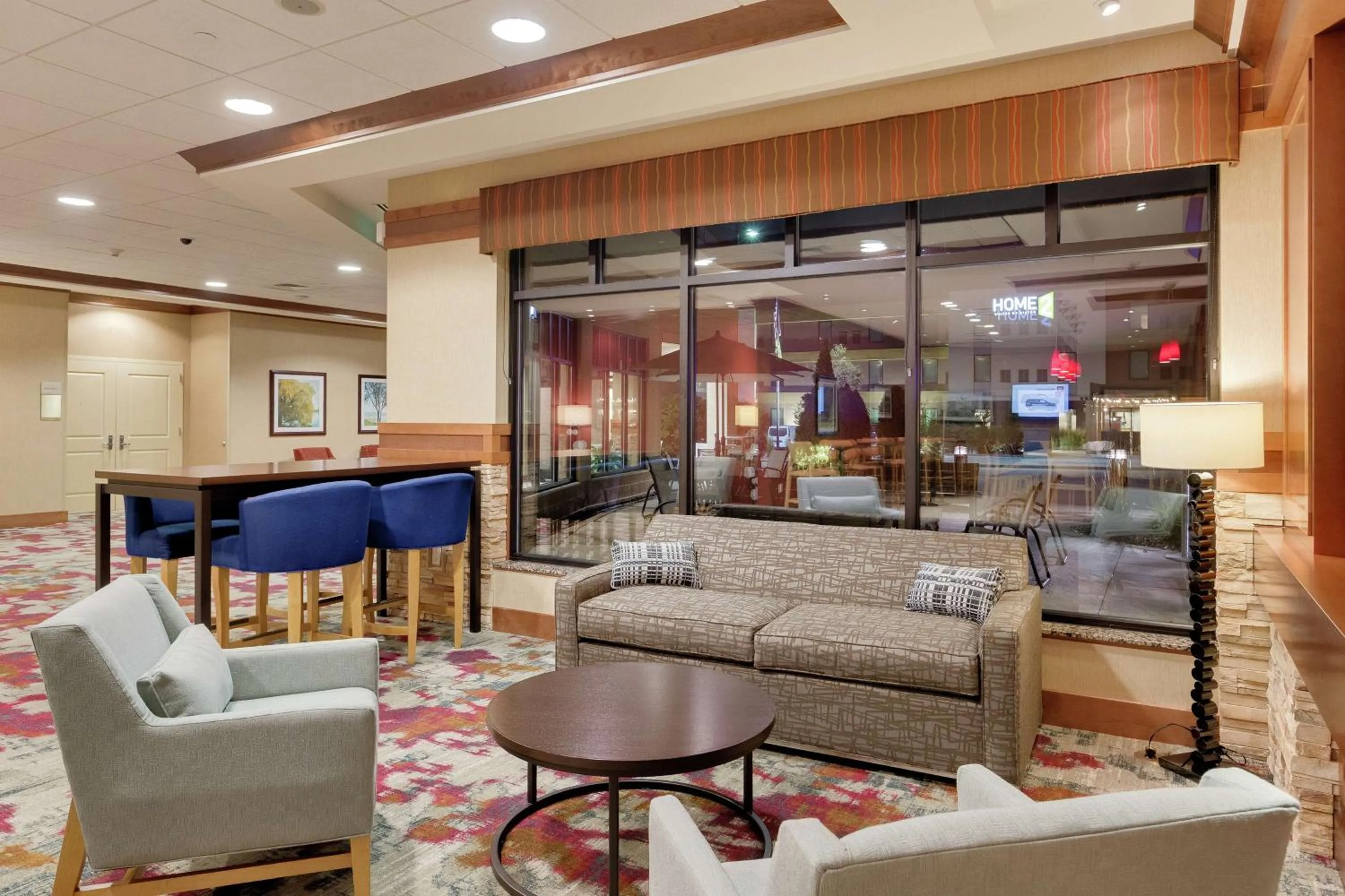 Lobby or reception in Hilton Garden Inn Milwaukee Airport