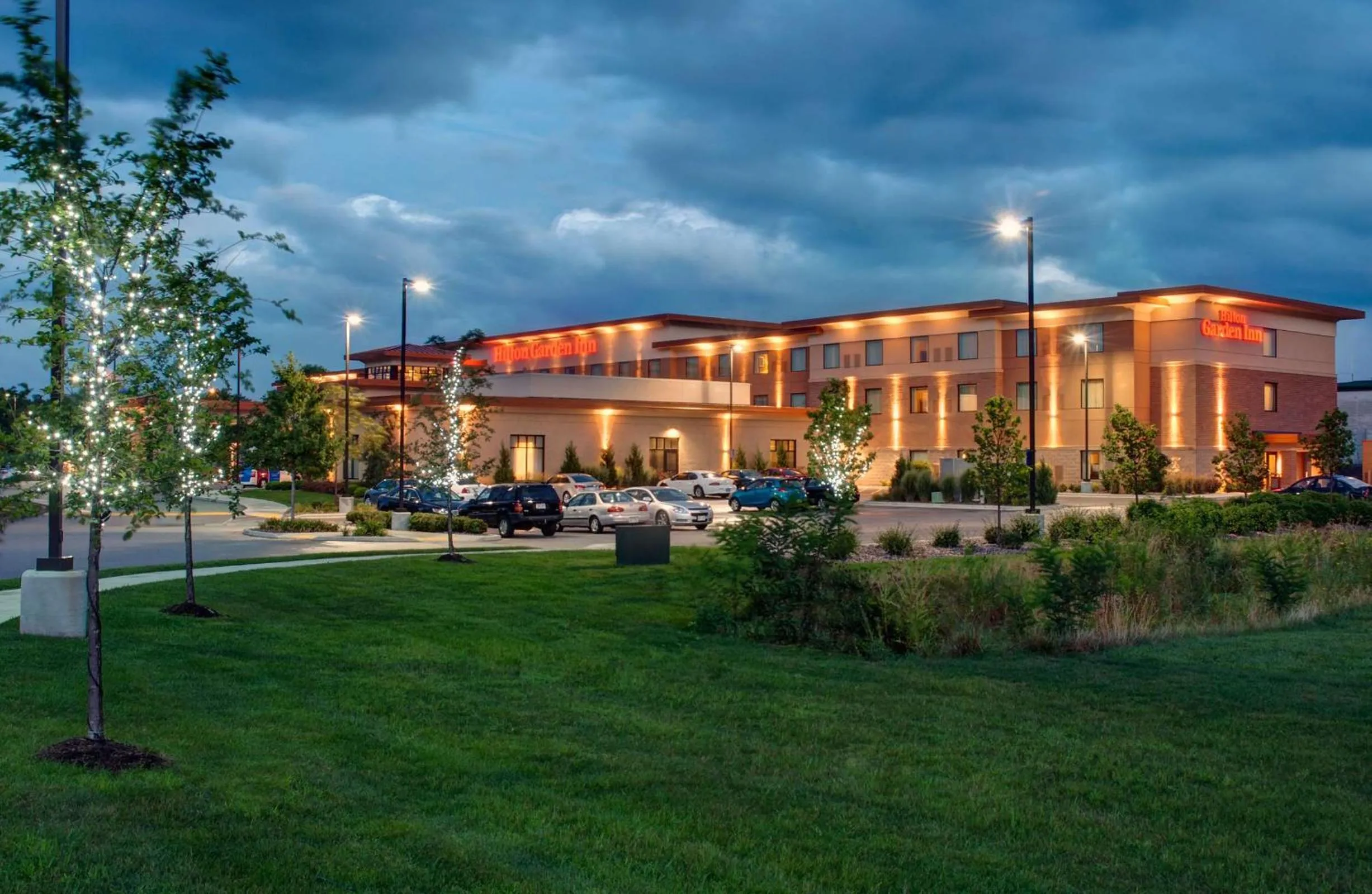 Property building in Hilton Garden Inn Milwaukee Airport